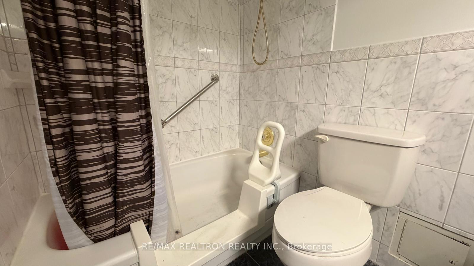 Photo 16 of Unit 903, 15 Vicora Linkway, Toronto, Flemingdon Park — HOMEH