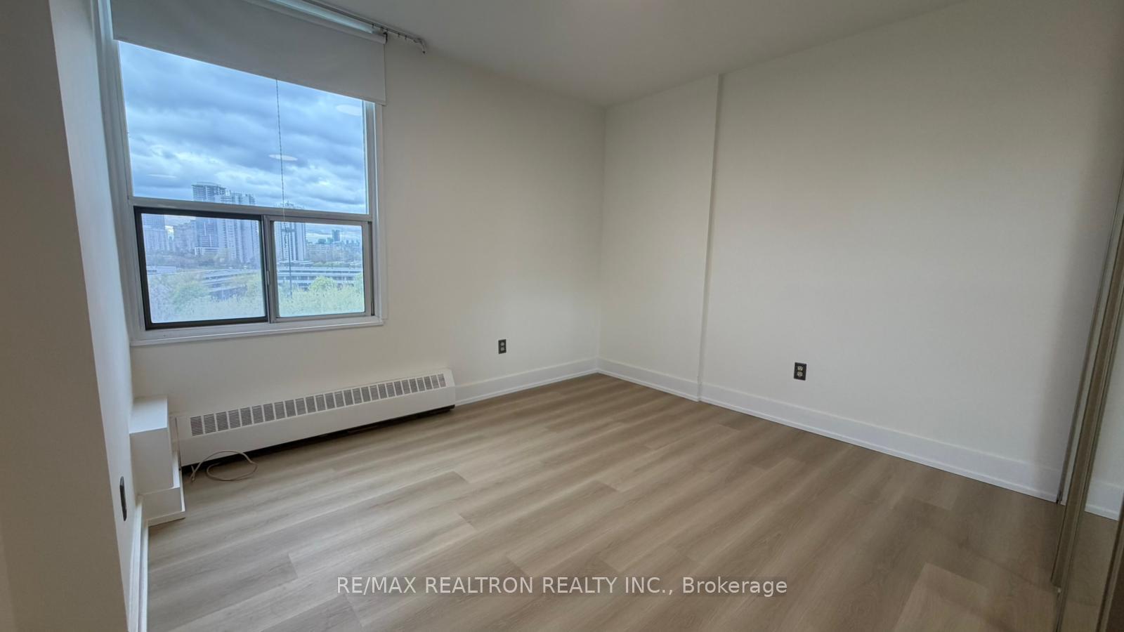 Photo 17 of Unit 903, 15 Vicora Linkway, Toronto, Flemingdon Park — HOMEH