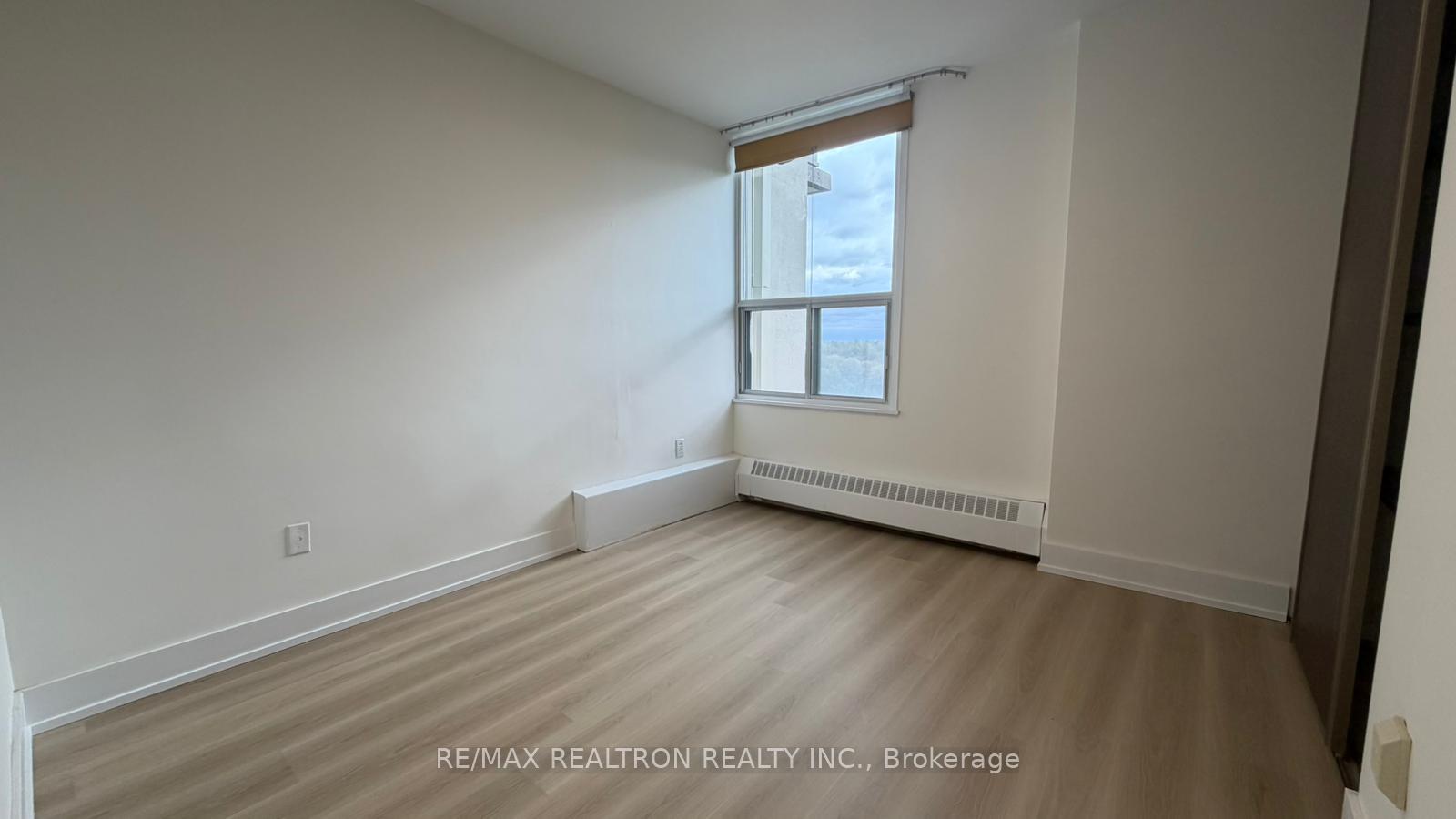 Photo 19 of Unit 903, 15 Vicora Linkway, Toronto, Flemingdon Park — HOMEH
