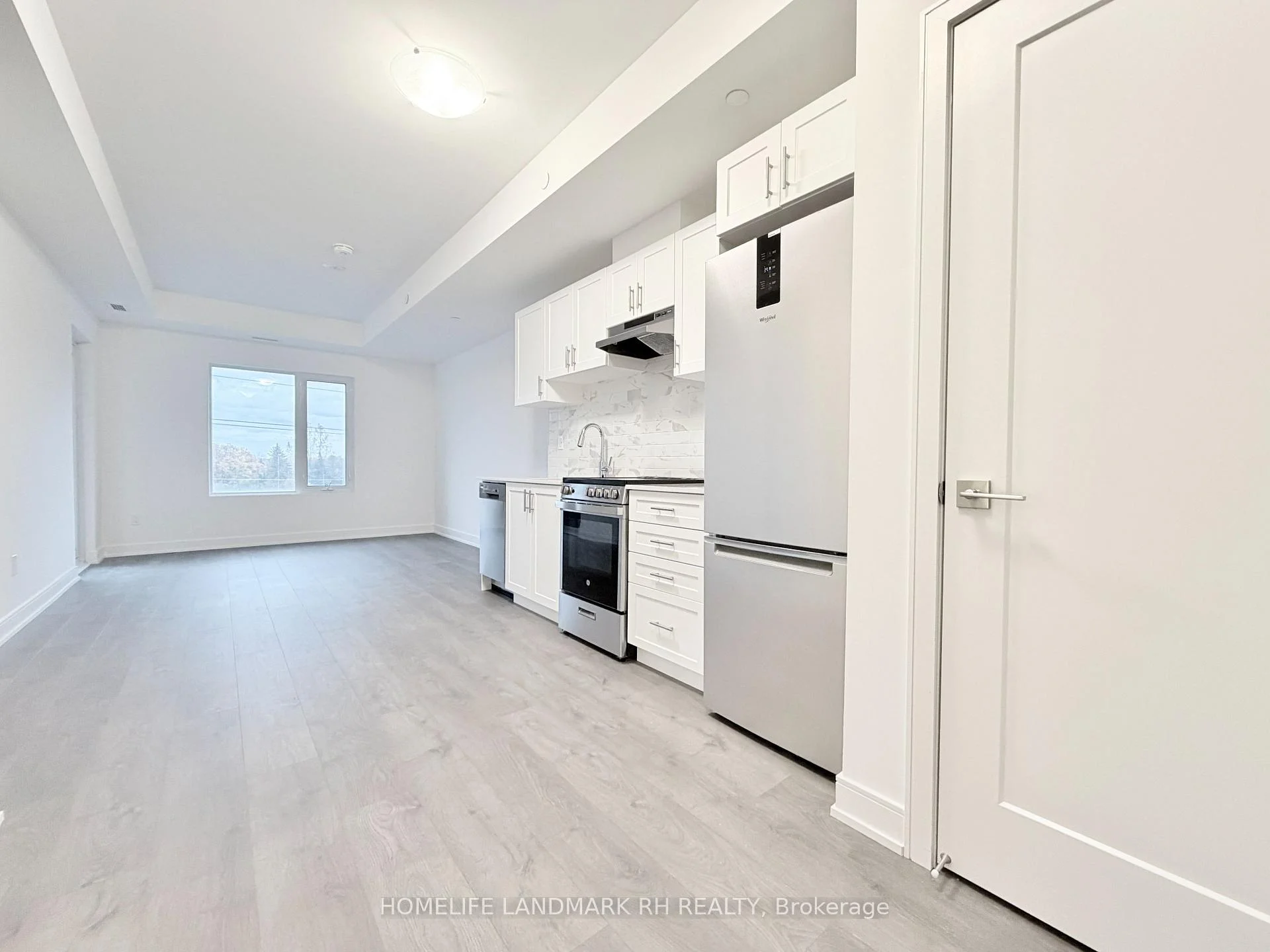 Photo 4 of Unit 507, 715 Davis Drive, Newmarket, Huron Heights-Leslie Valley — HOMEH