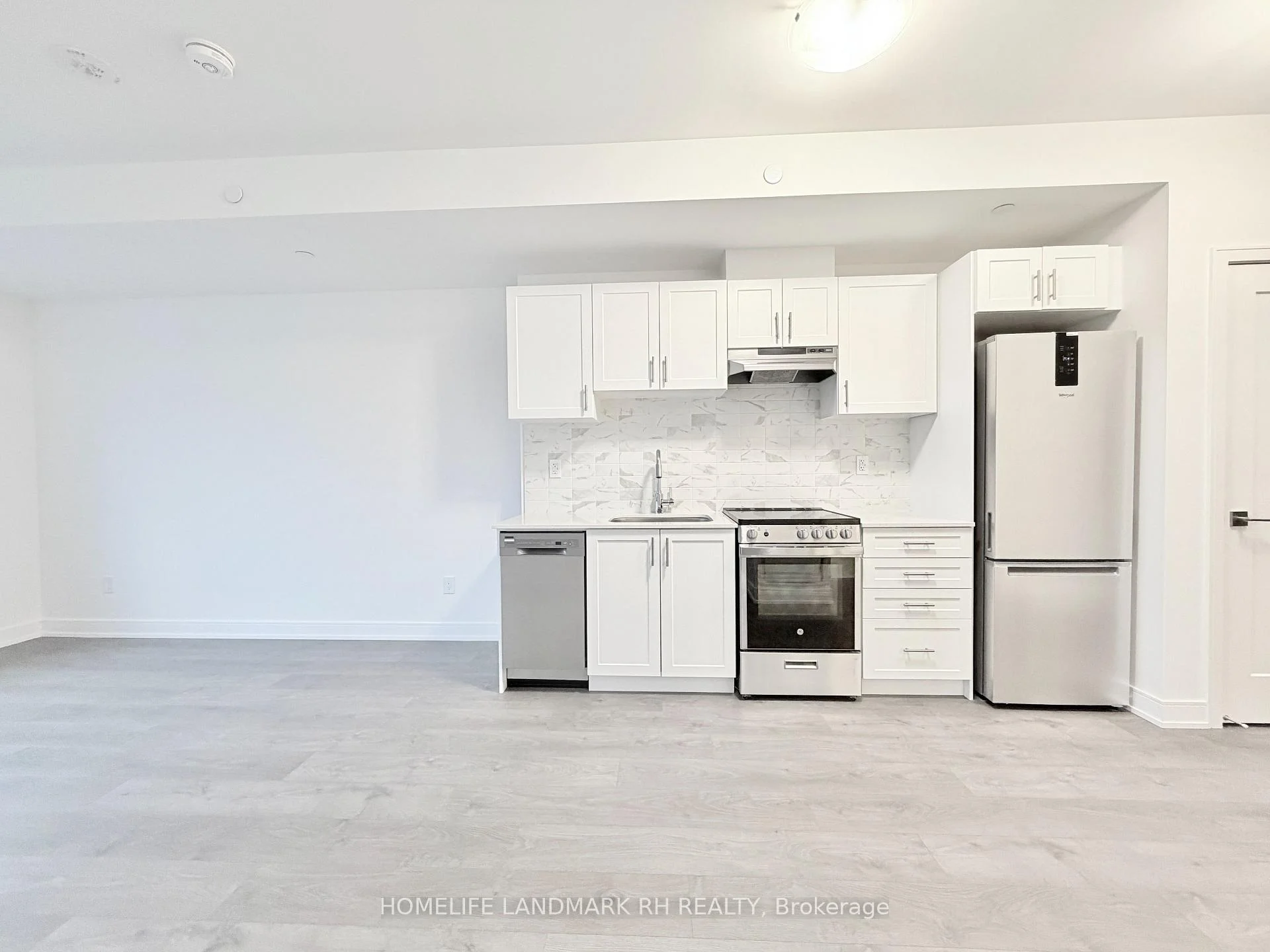 Photo 8 of Unit 507, 715 Davis Drive, Newmarket, Huron Heights-Leslie Valley — HOMEH