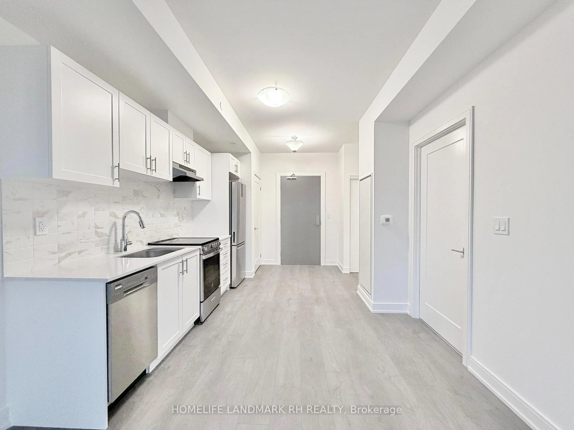 Photo 14 of Unit 507, 715 Davis Drive, Newmarket, Huron Heights-Leslie Valley — HOMEH