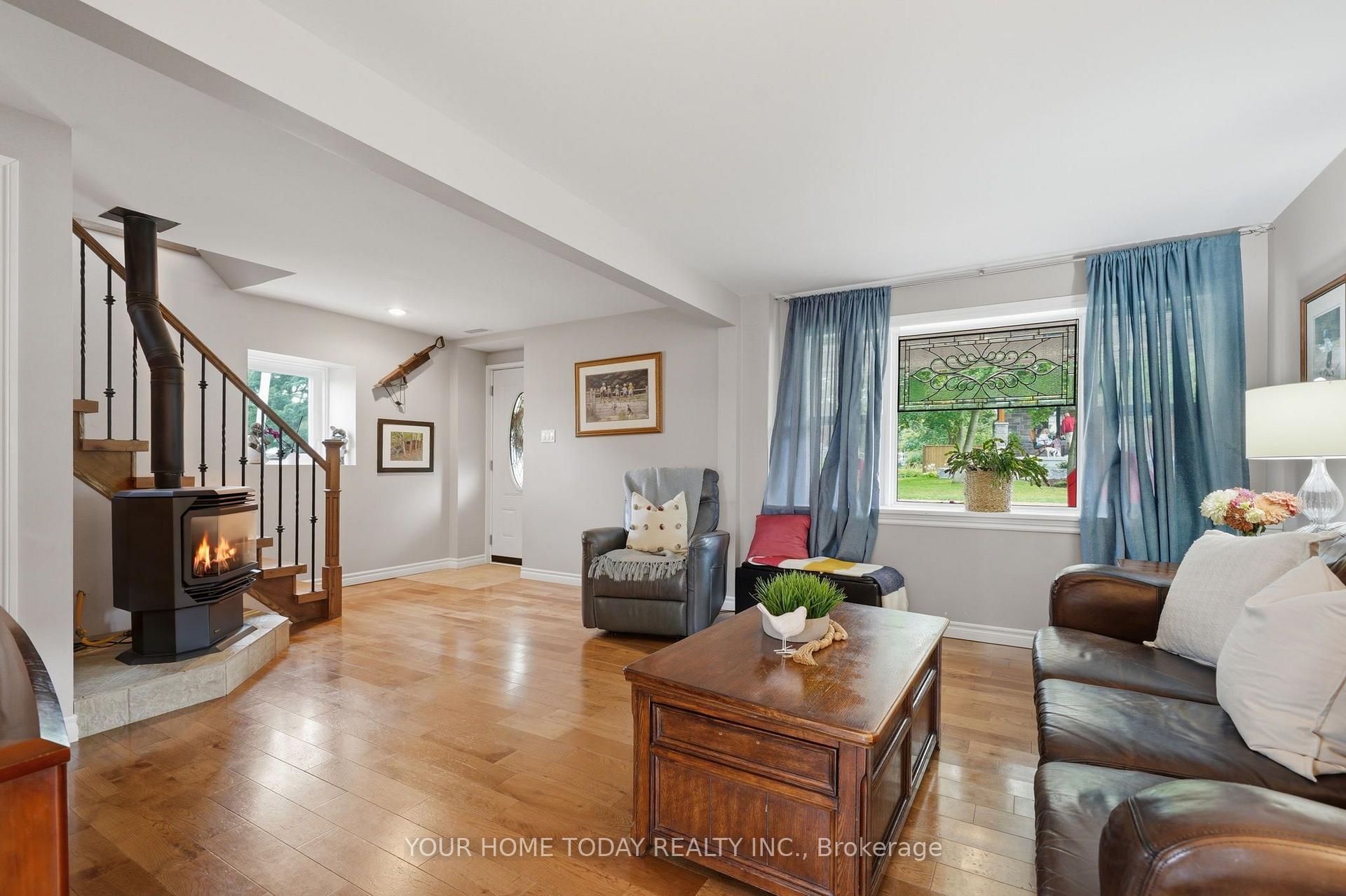 Photo 12 of 126 Gzowski Street, Guelph/Eramosa, Rockwood — HOMEH