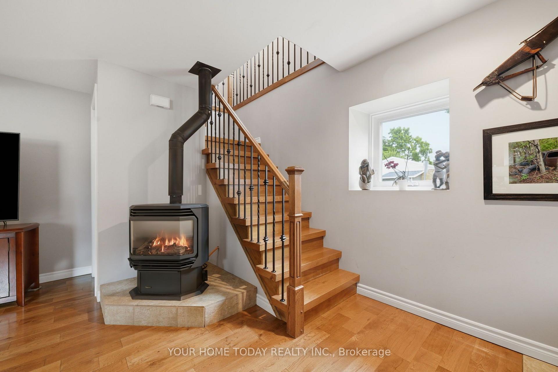 Photo 24 of 126 Gzowski Street, Guelph/Eramosa, Rockwood — HOMEH