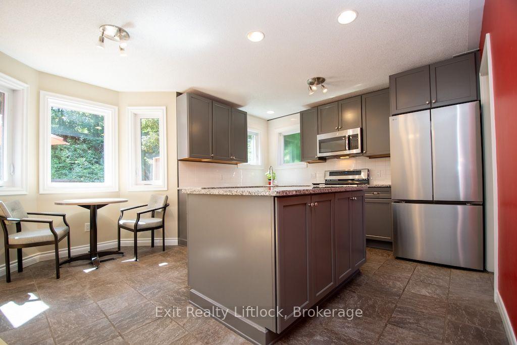 Photo 8 of 3133 Frances Stewart Road, Peterborough, Ashburnham Ward 4 — HOMEH