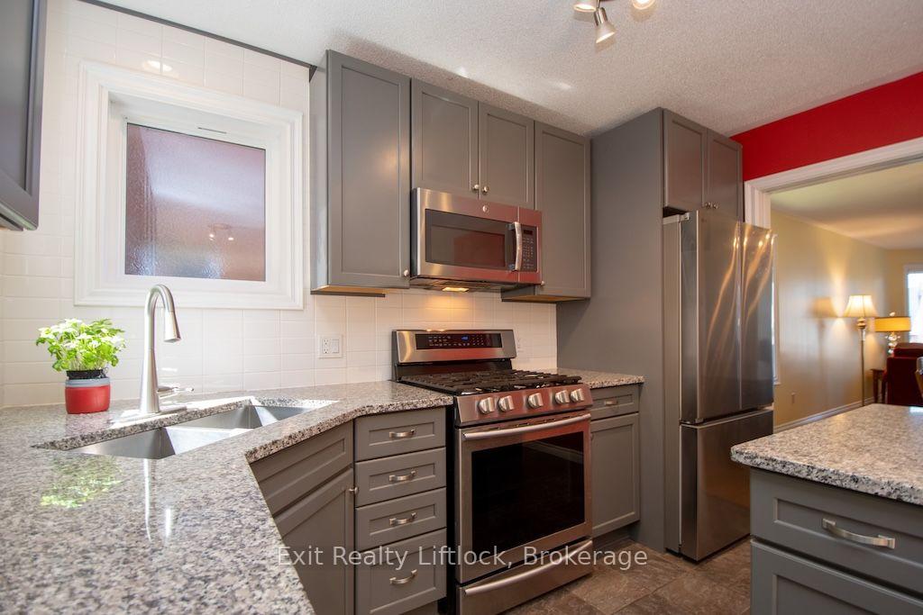 Photo 9 of 3133 Frances Stewart Road, Peterborough, Ashburnham Ward 4 — HOMEH