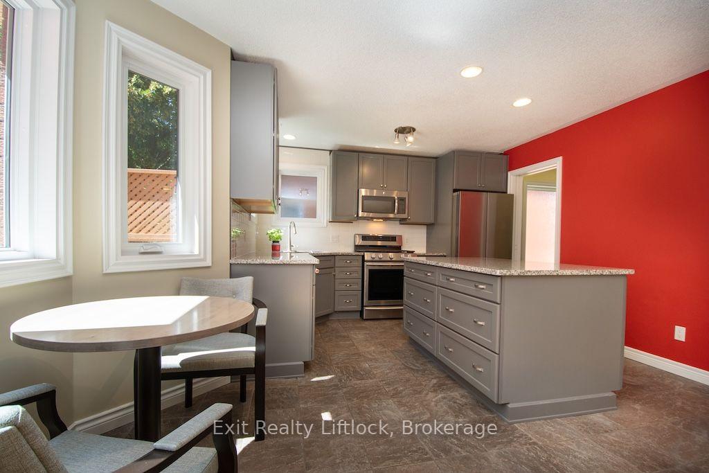 Photo 11 of 3133 Frances Stewart Road, Peterborough, Ashburnham Ward 4 — HOMEH
