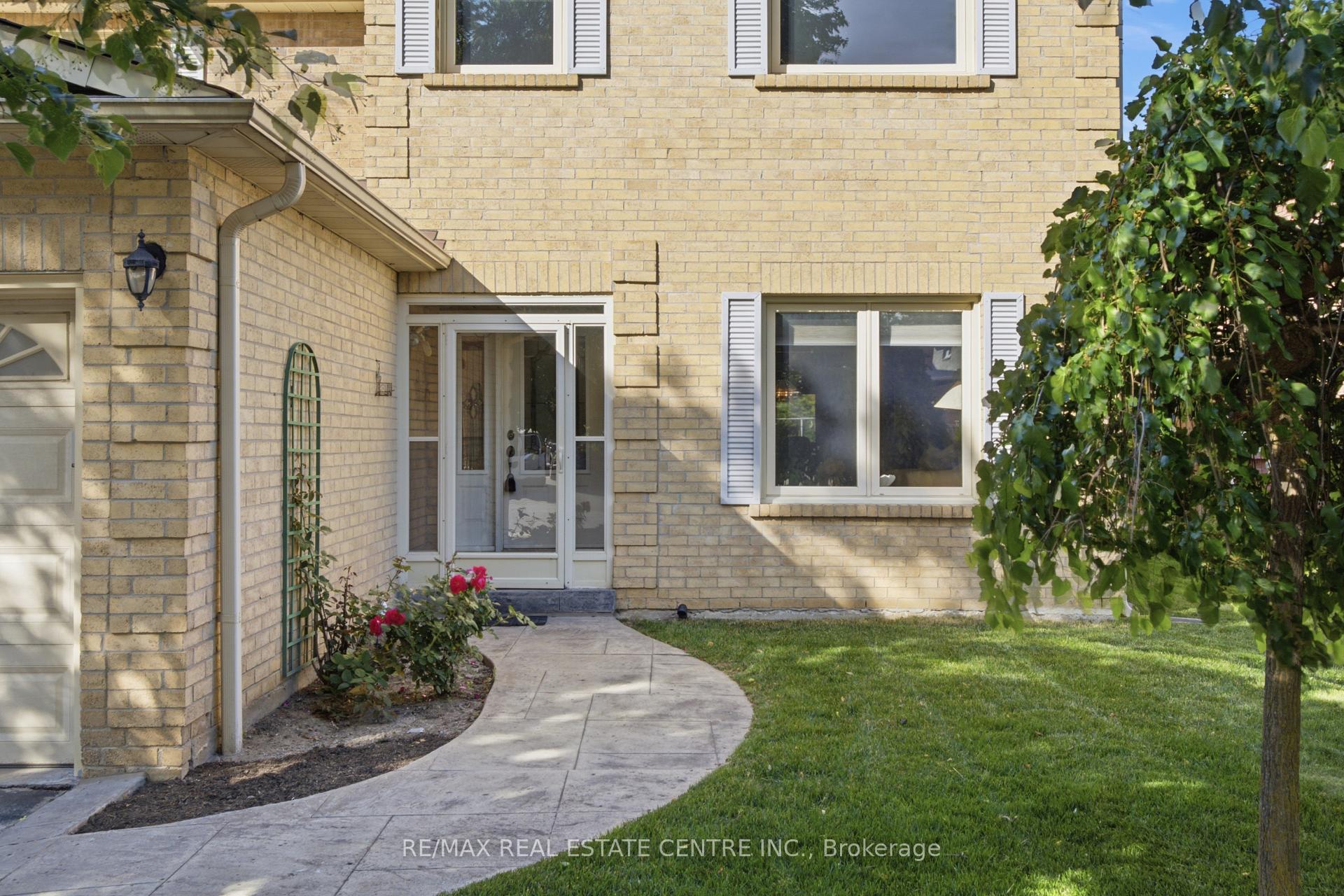Photo 4 of 23 Deer Valley Drive, Caledon, Bolton West — HOMEH