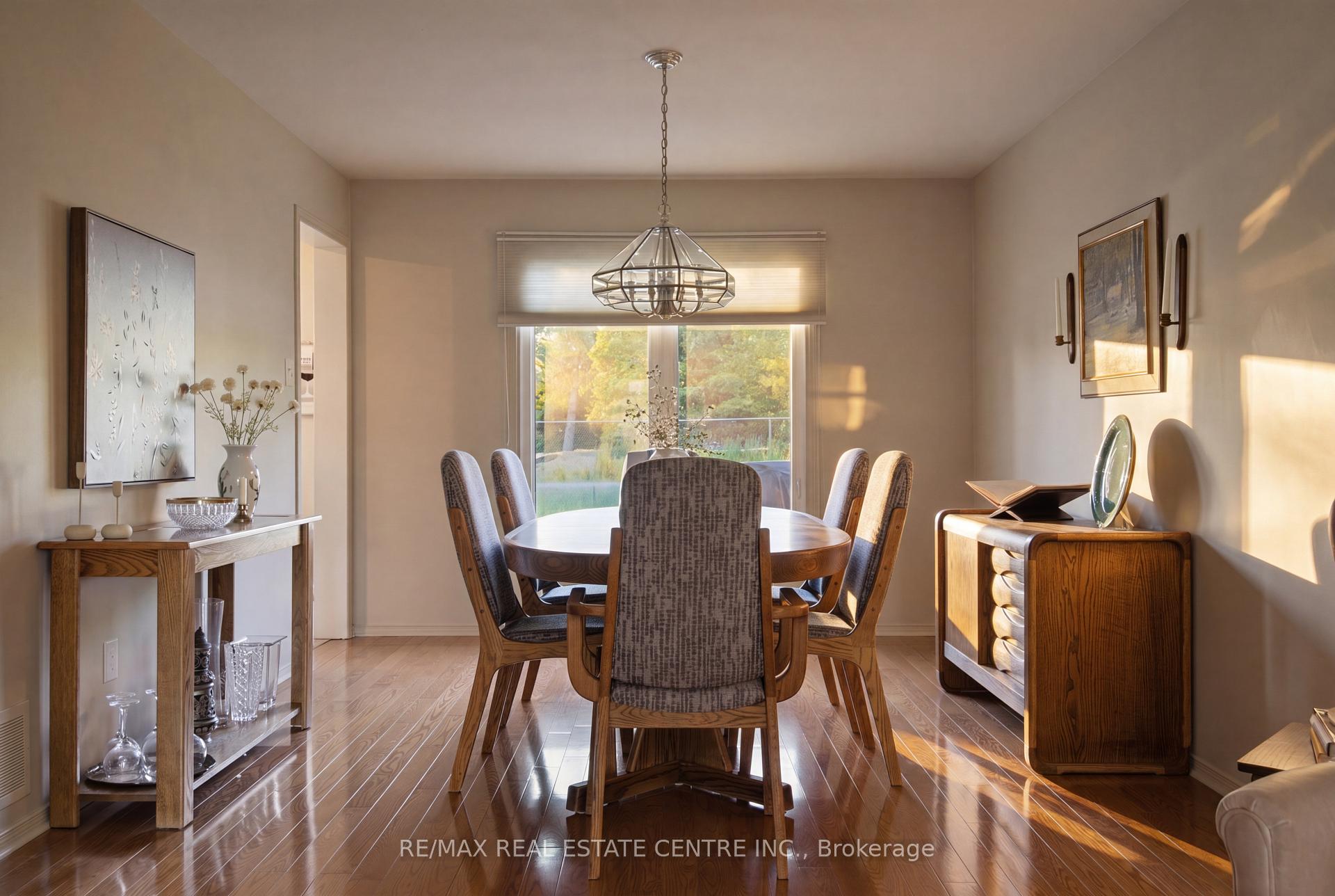 Photo 9 of 23 Deer Valley Drive, Caledon, Bolton West — HOMEH