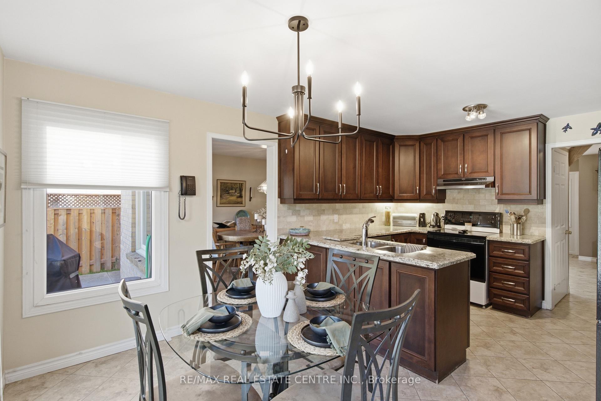 Photo 14 of 23 Deer Valley Drive, Caledon, Bolton West — HOMEH