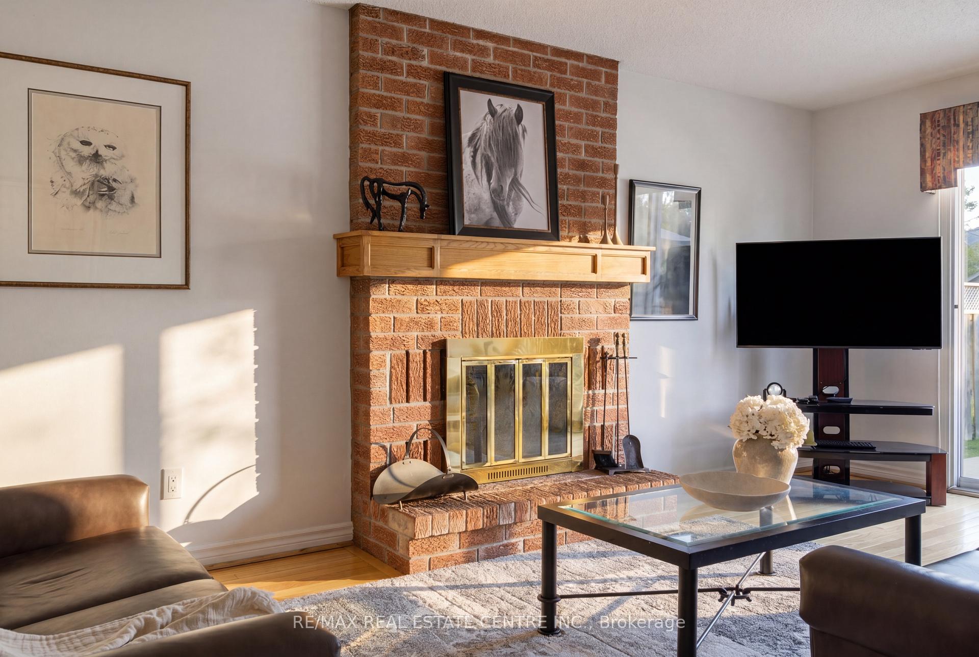 Photo 16 of 23 Deer Valley Drive, Caledon, Bolton West — HOMEH