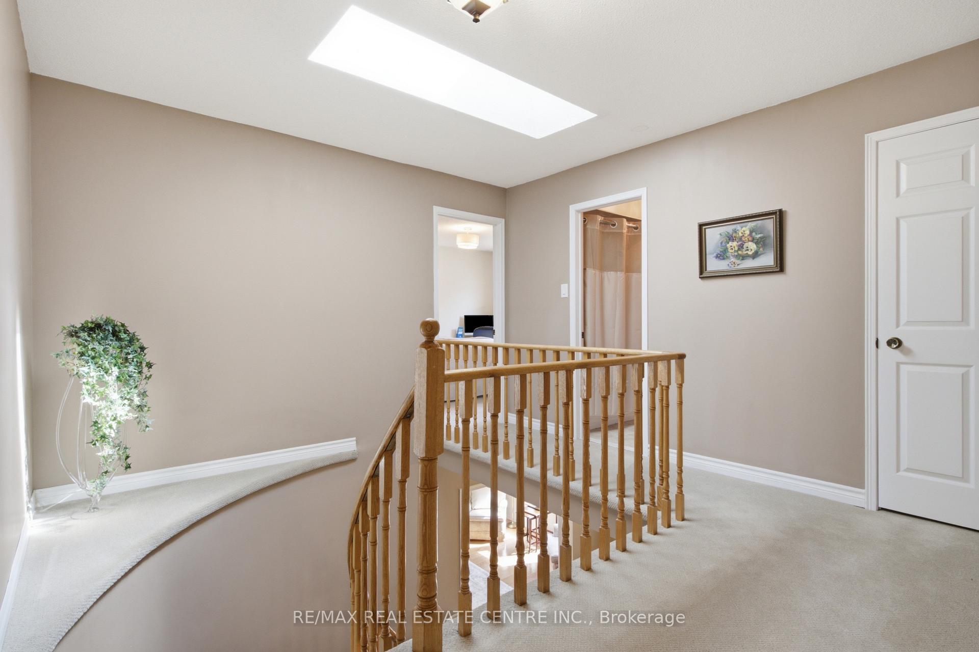 Photo 20 of 23 Deer Valley Drive, Caledon, Bolton West — HOMEH