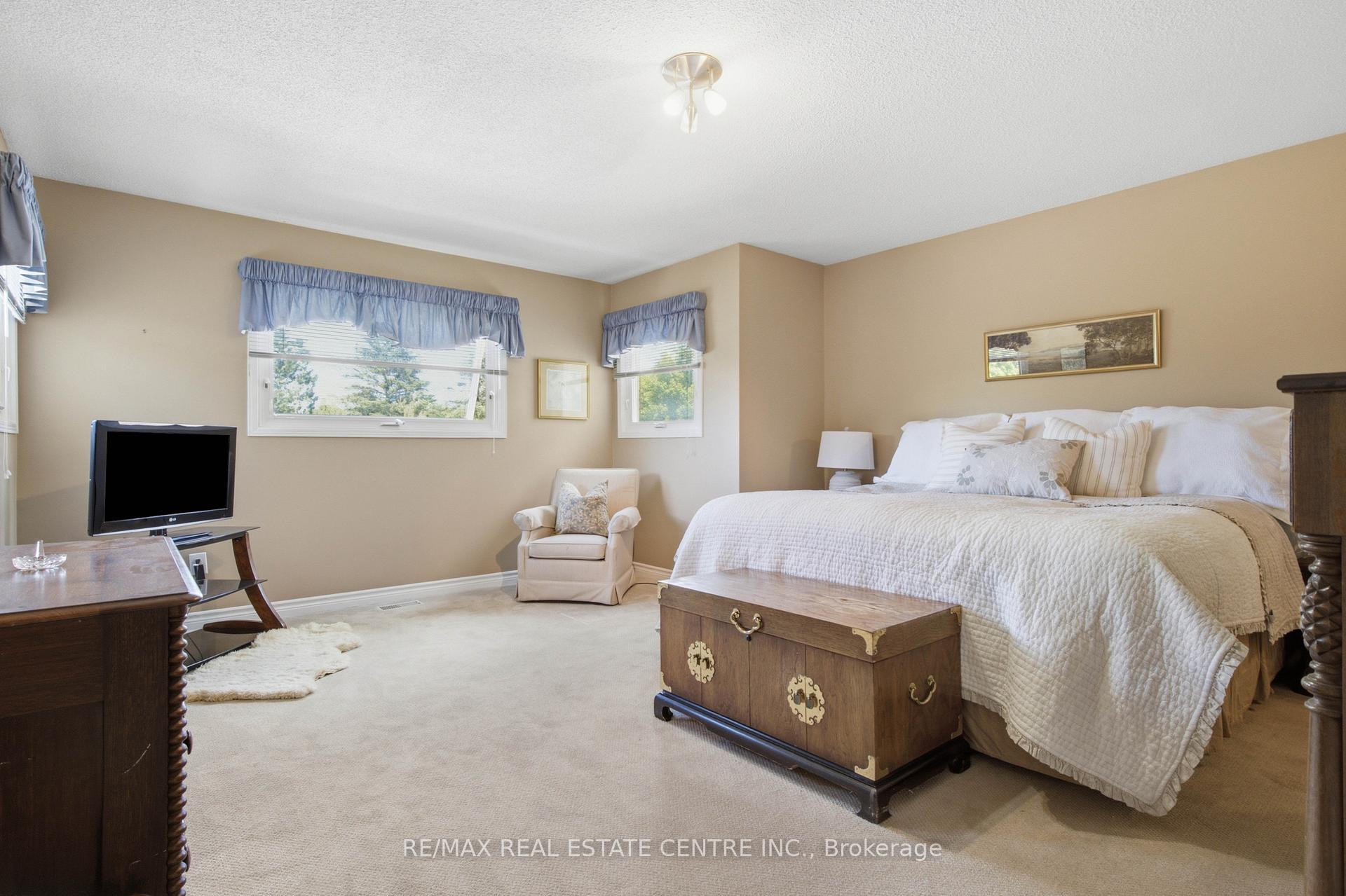 Photo 21 of 23 Deer Valley Drive, Caledon, Bolton West — HOMEH