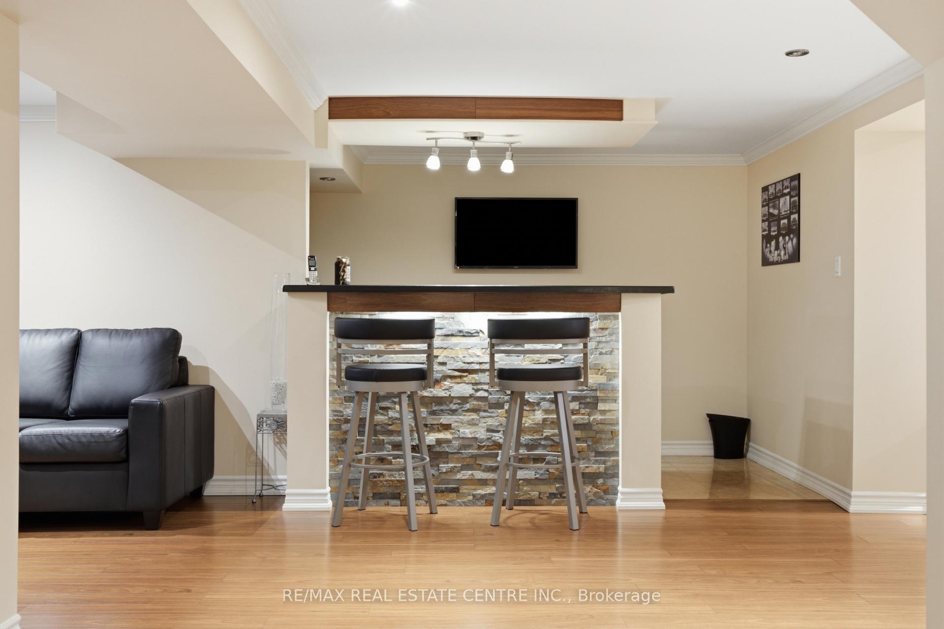 Photo 32 of 23 Deer Valley Drive, Caledon, Bolton West — HOMEH