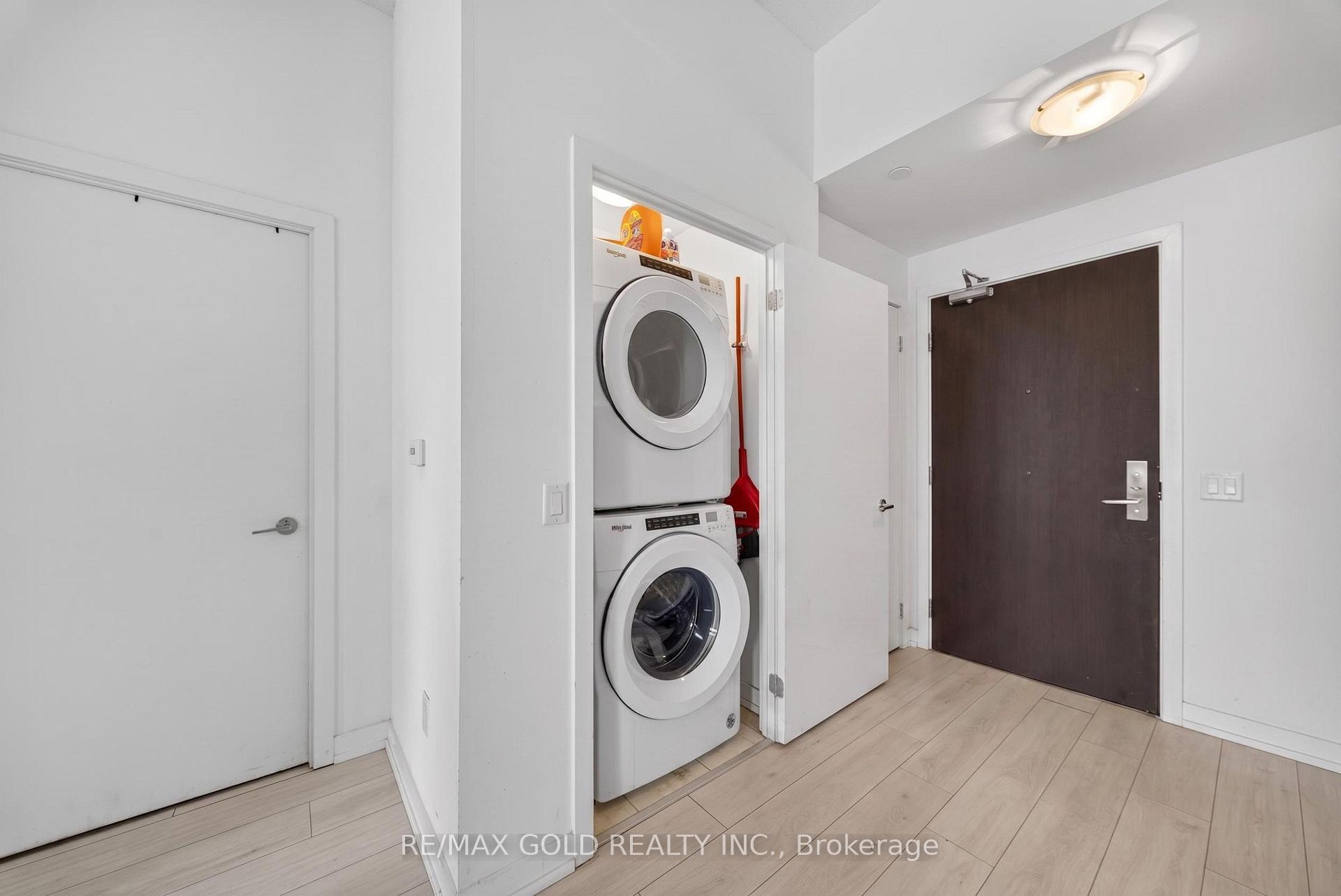 Photo 5 of Unit 508, 55 Duke Street W, Kitchener, City Commercial Core — HOMEH