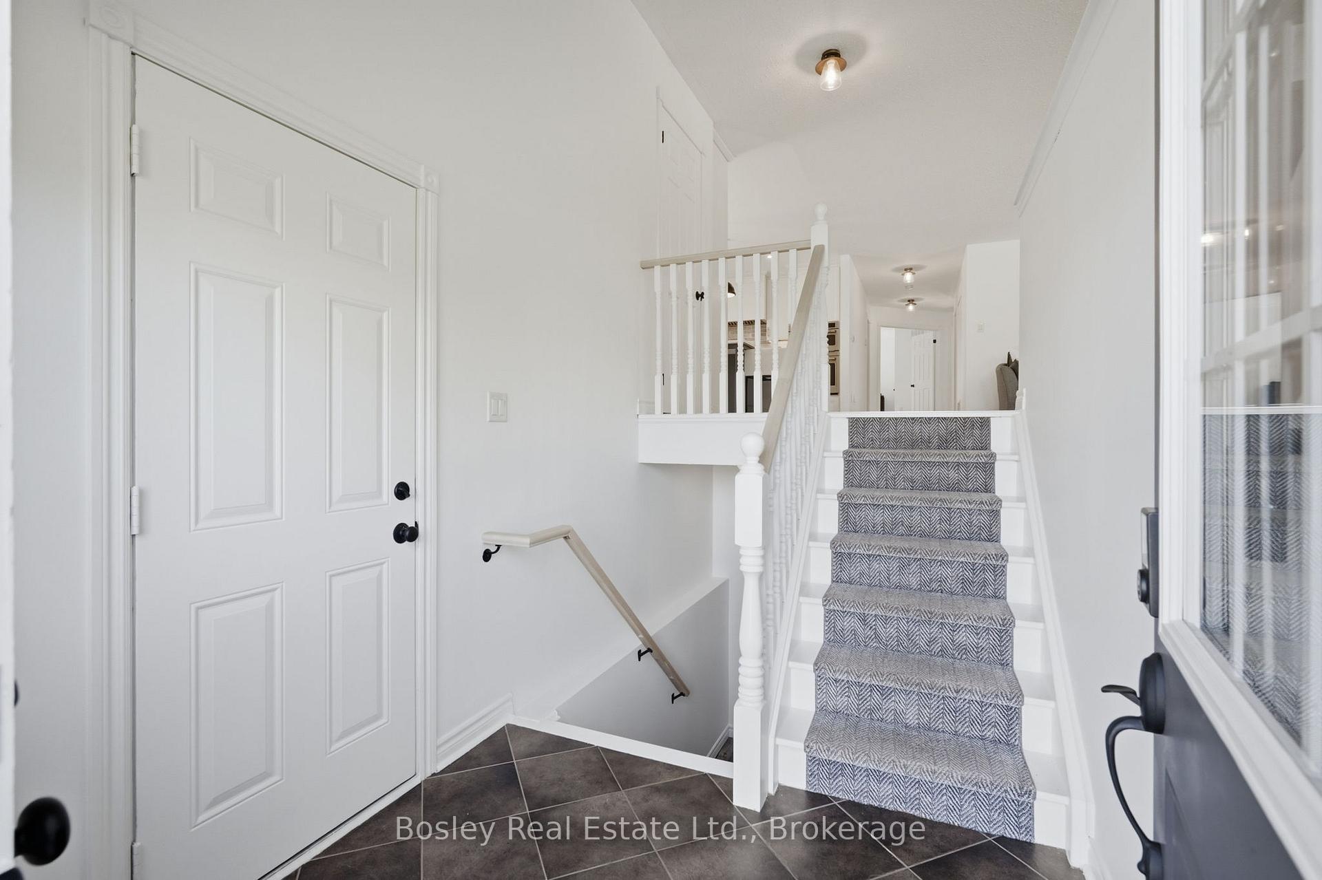 Photo 2 of 208 Lamont Court, Clearview, Stayner — HOMEH