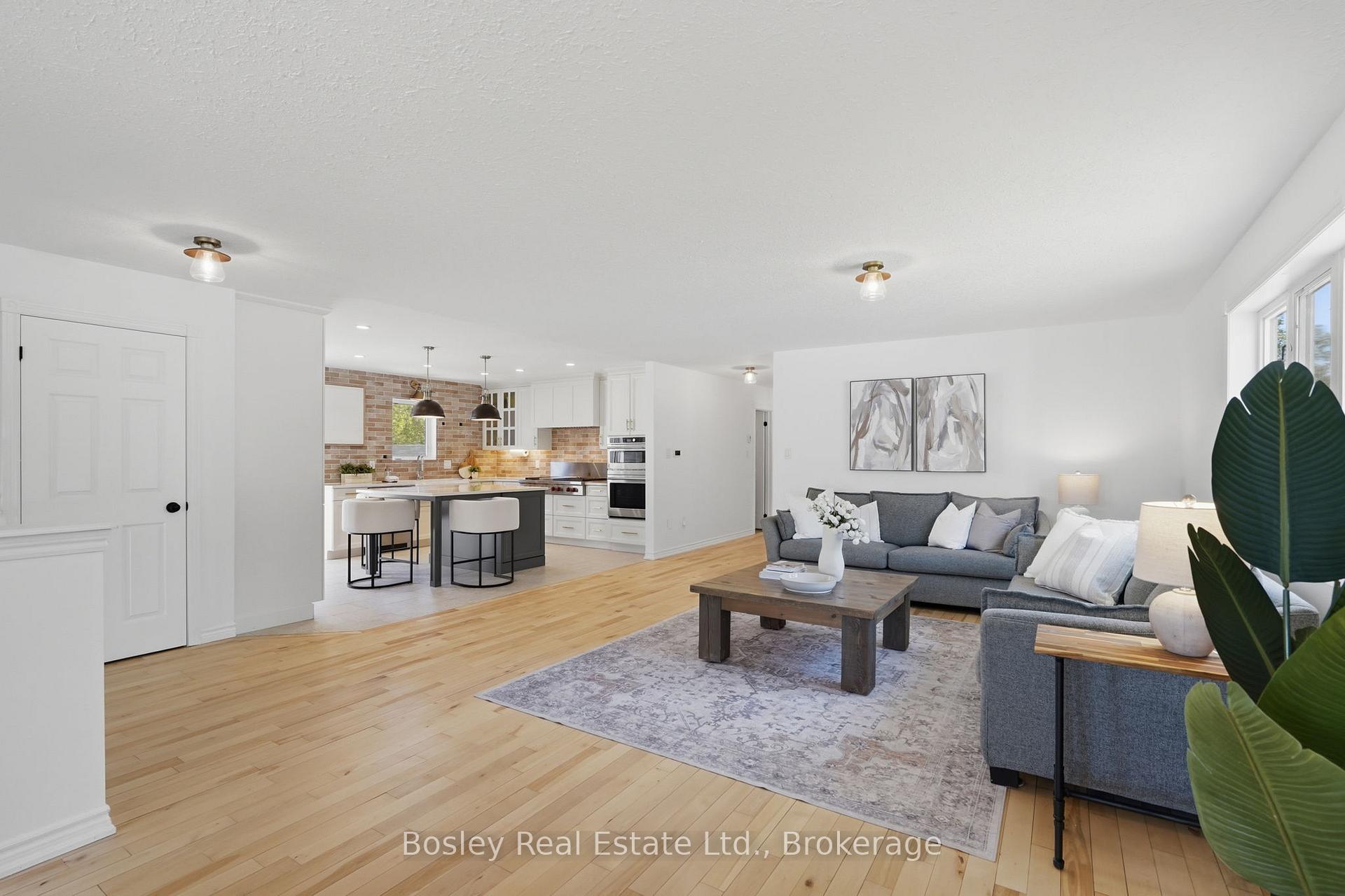 Photo 8 of 208 Lamont Court, Clearview, Stayner — HOMEH