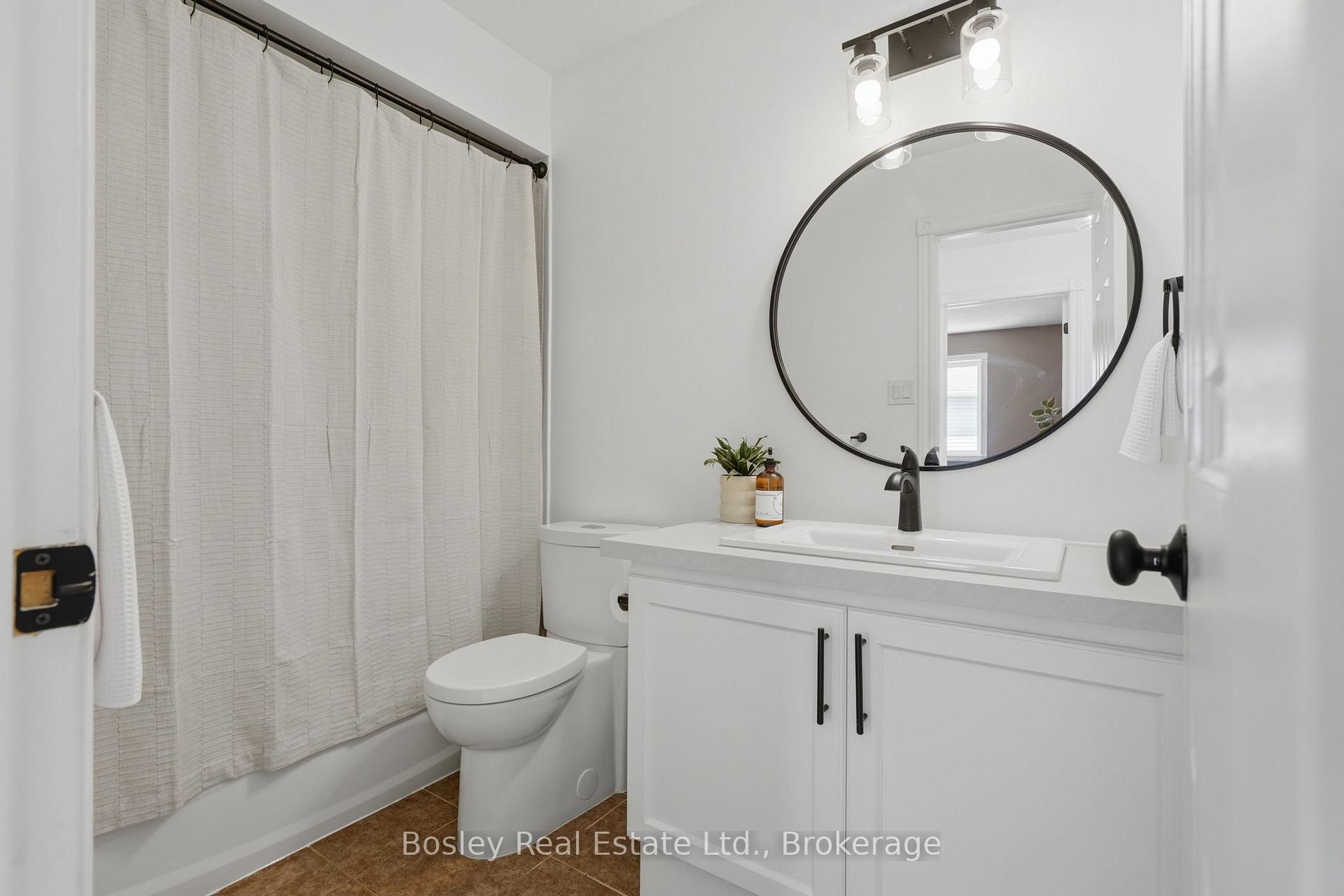 Photo 14 of 208 Lamont Court, Clearview, Stayner — HOMEH