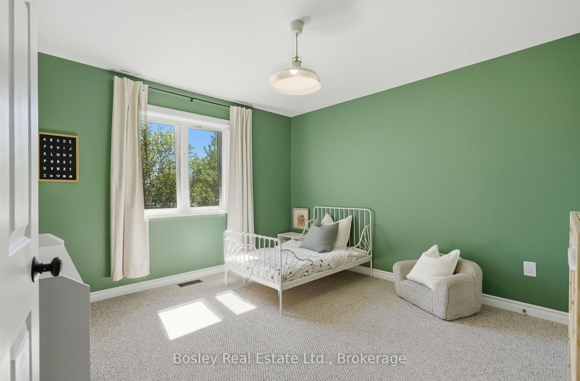 Photo 16 of 208 Lamont Court, Clearview, Stayner — HOMEH