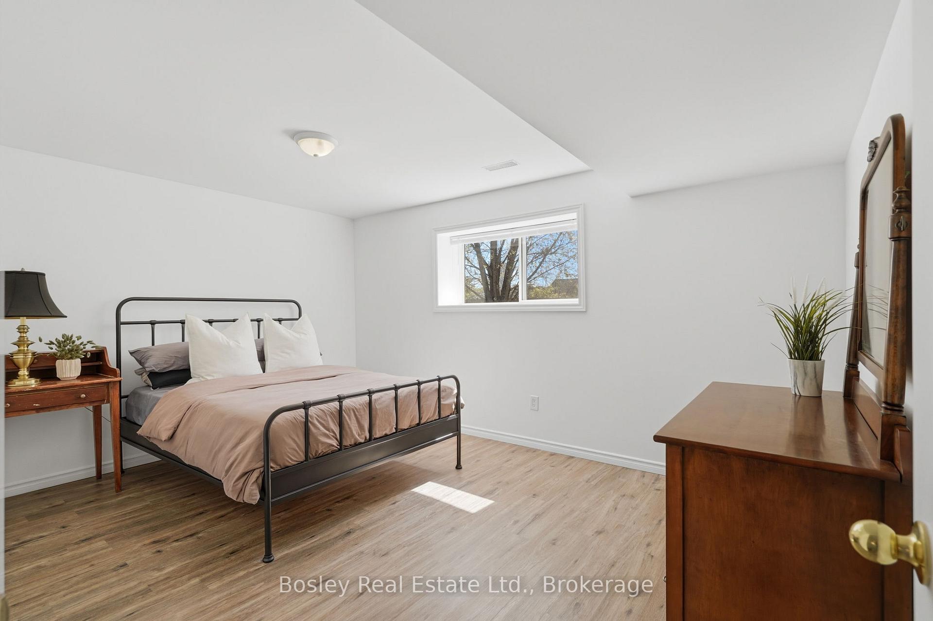 Photo 26 of 208 Lamont Court, Clearview, Stayner — HOMEH