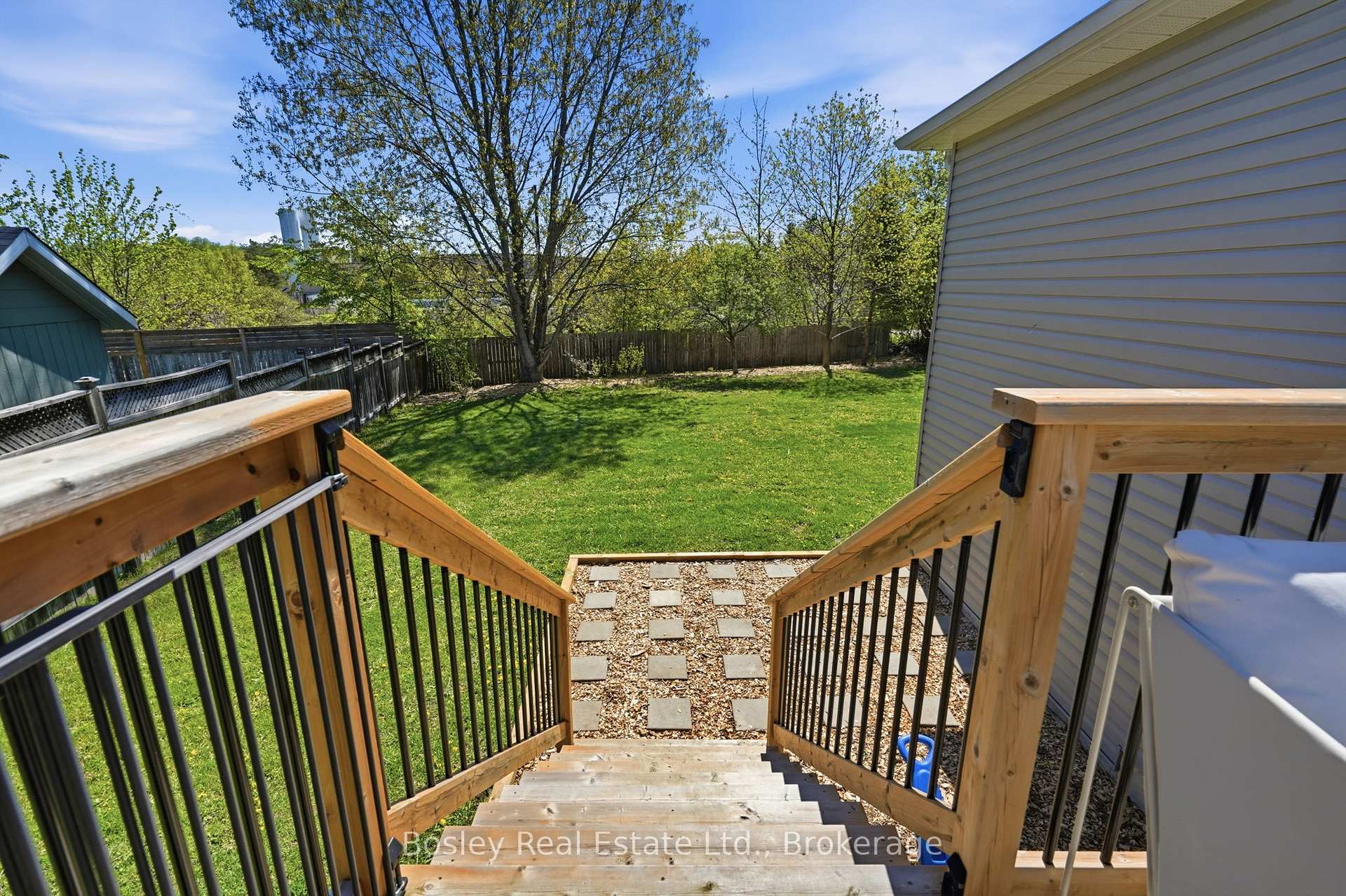 Photo 30 of 208 Lamont Court, Clearview, Stayner — HOMEH