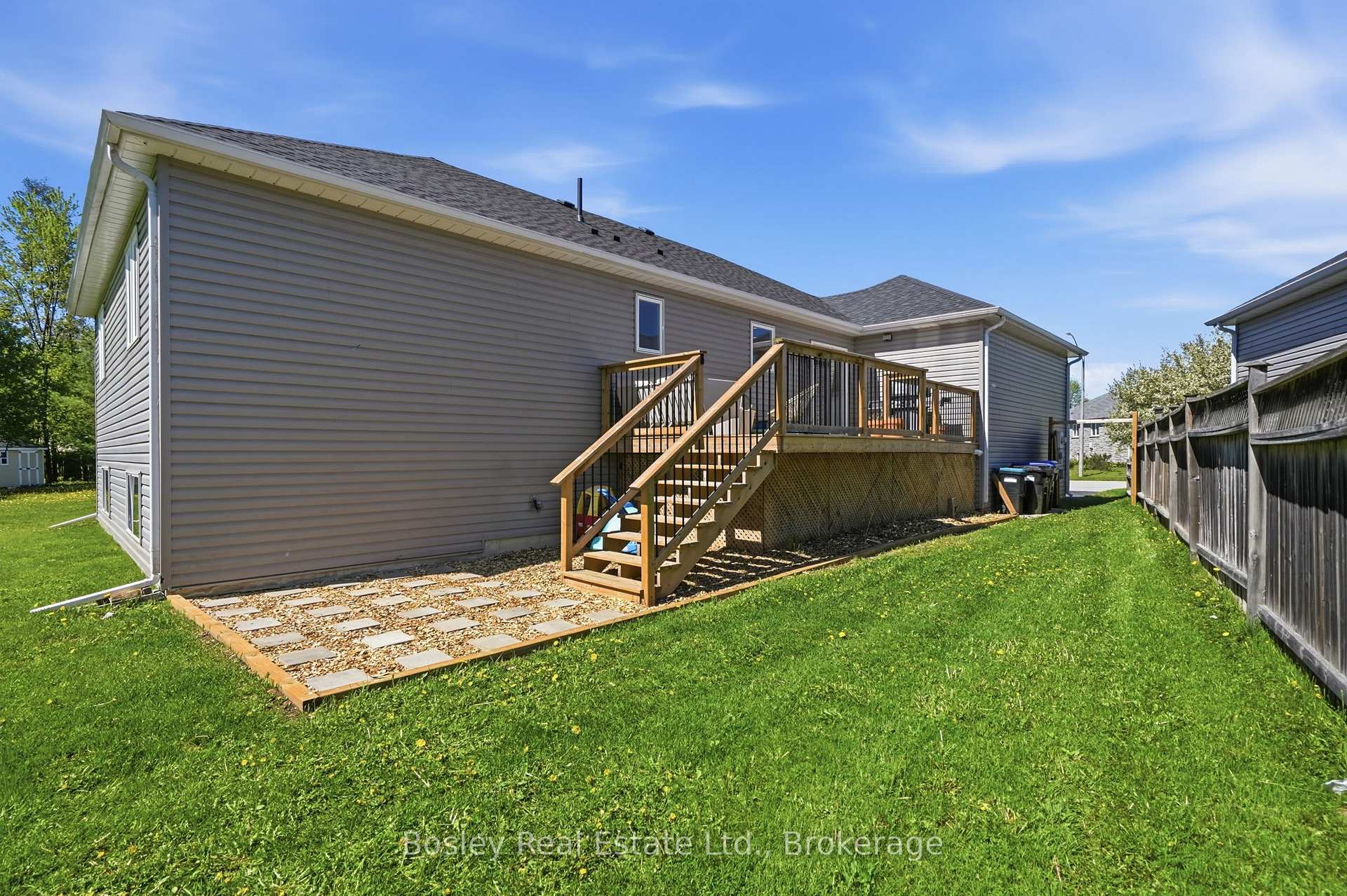 Photo 31 of 208 Lamont Court, Clearview, Stayner — HOMEH