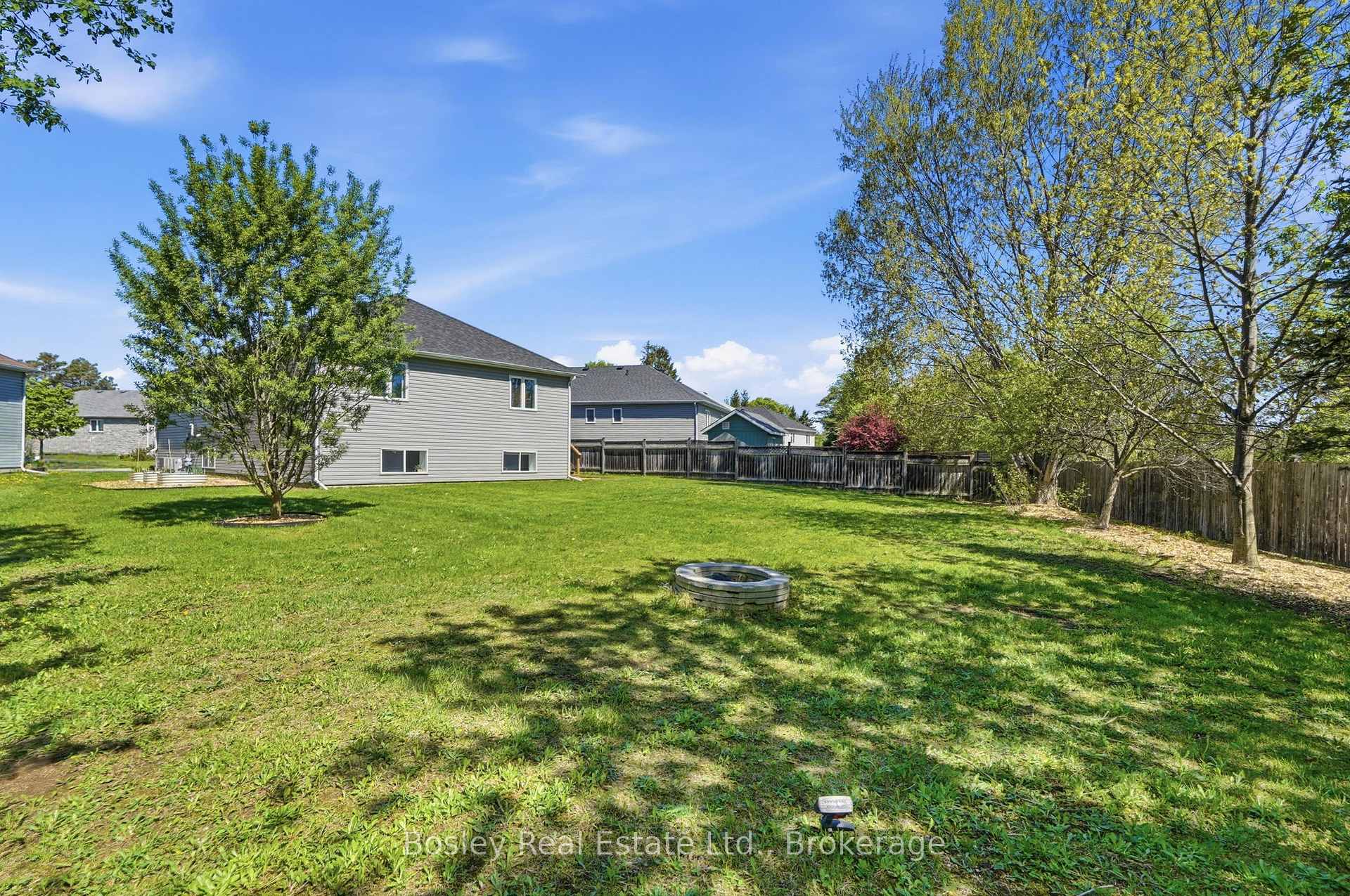 Photo 34 of 208 Lamont Court, Clearview, Stayner — HOMEH