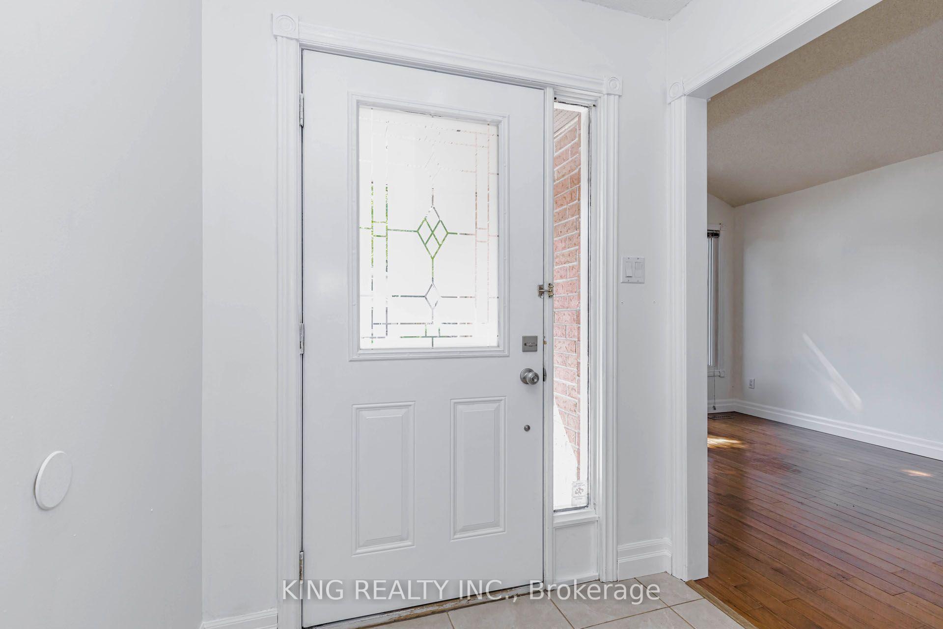 Photo 6 of 1738 Marconi Boulevard, London, East I — HOMEH