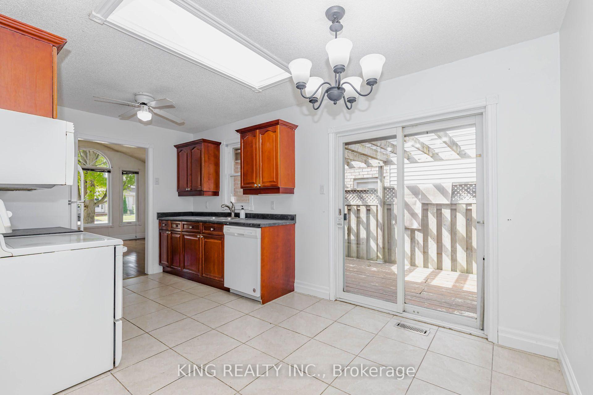 Photo 12 of 1738 Marconi Boulevard, London, East I — HOMEH