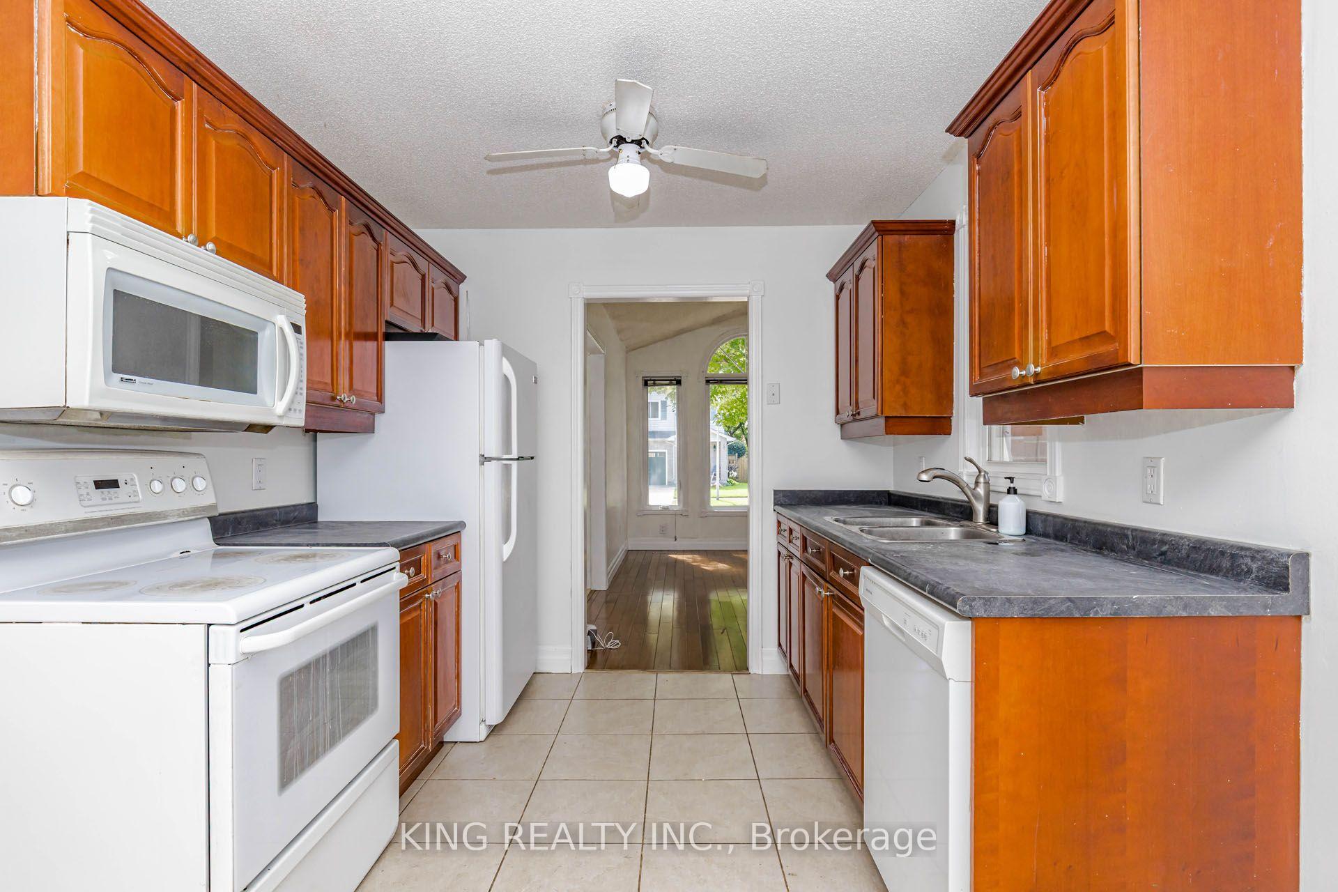 Photo 16 of 1738 Marconi Boulevard, London, East I — HOMEH