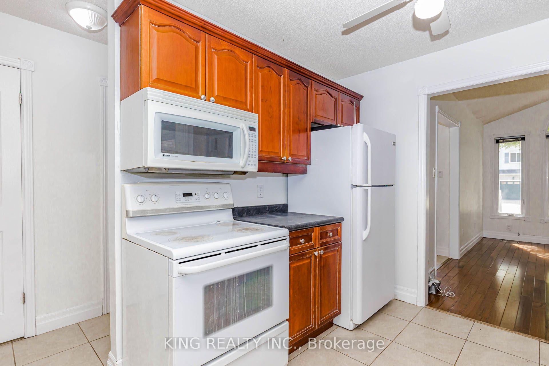 Photo 17 of 1738 Marconi Boulevard, London, East I — HOMEH