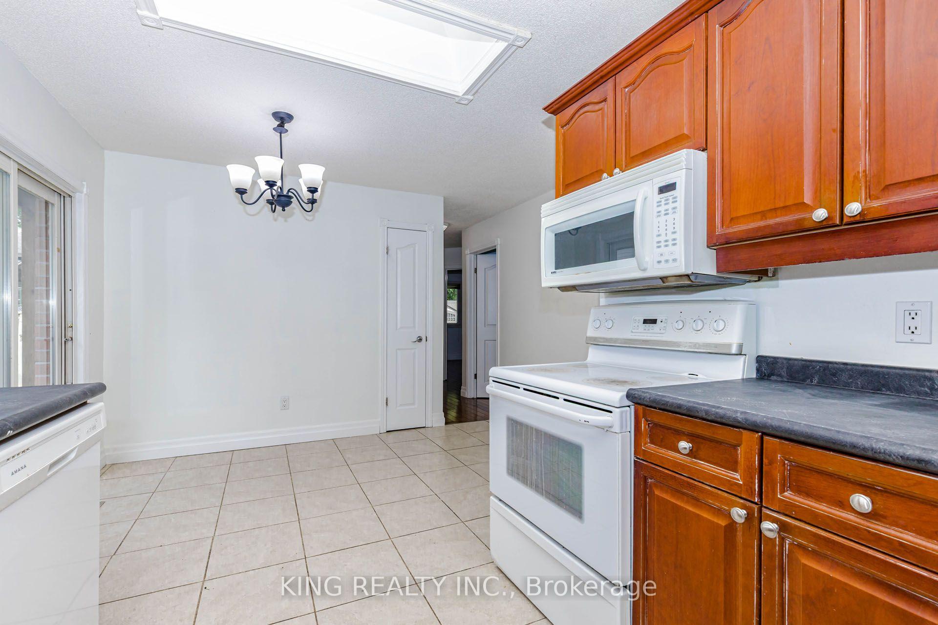 Photo 21 of 1738 Marconi Boulevard, London, East I — HOMEH