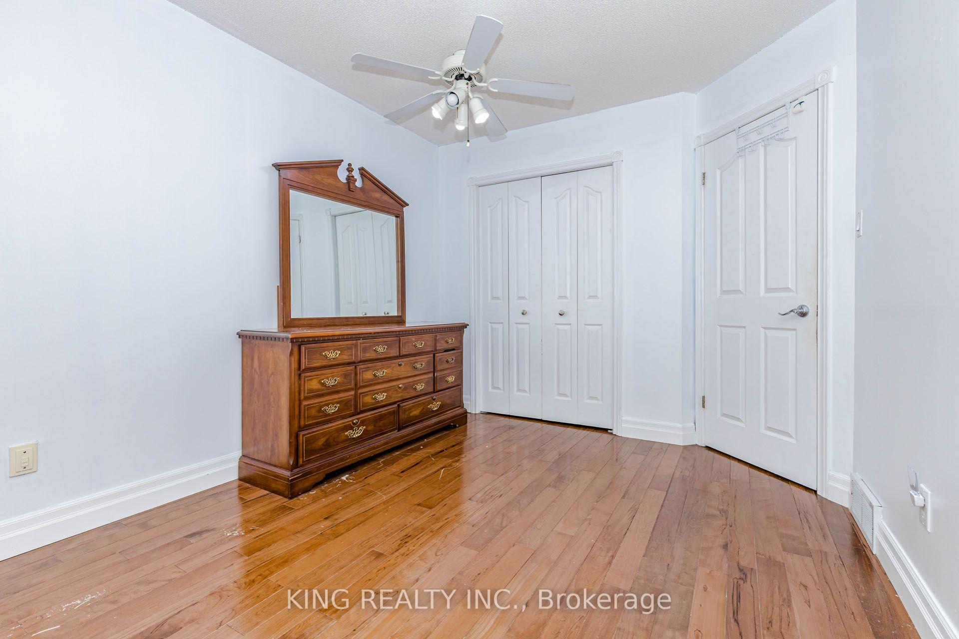 Photo 33 of 1738 Marconi Boulevard, London, East I — HOMEH