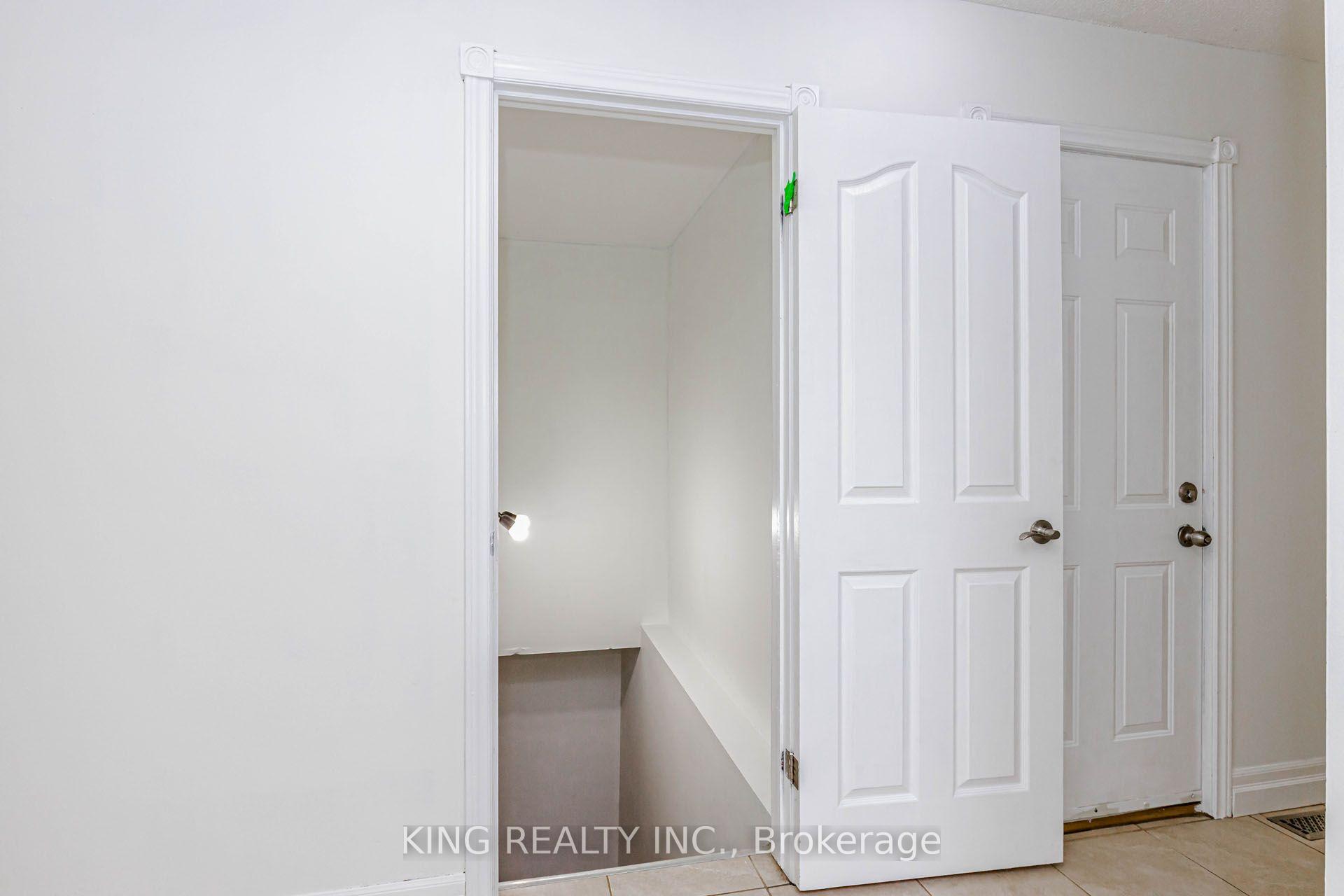 Photo 36 of 1738 Marconi Boulevard, London, East I — HOMEH