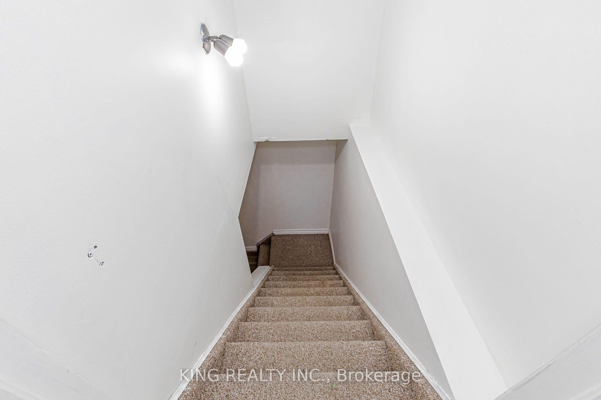 Photo 37 of 1738 Marconi Boulevard, London, East I — HOMEH