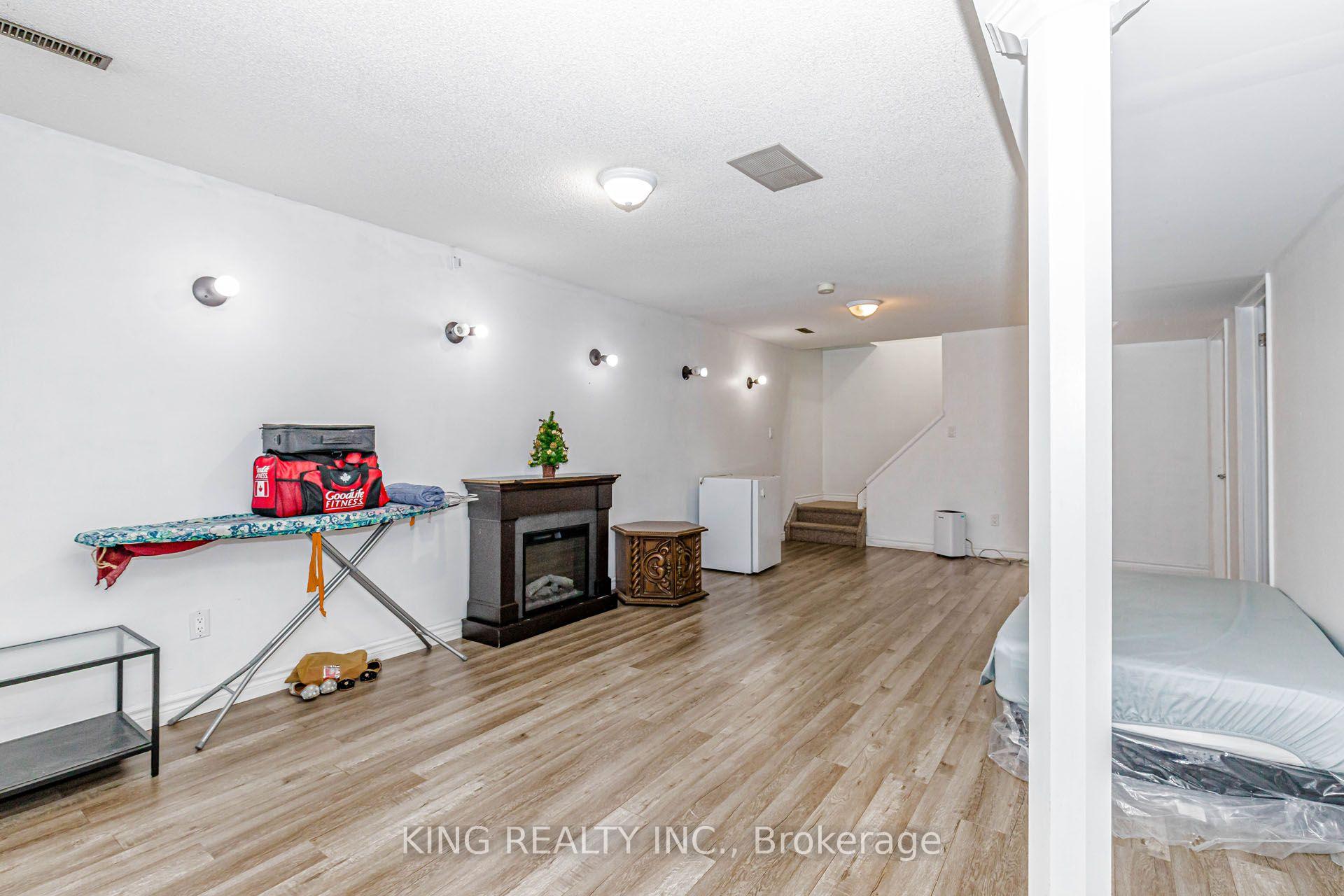 Photo 40 of 1738 Marconi Boulevard, London, East I — HOMEH