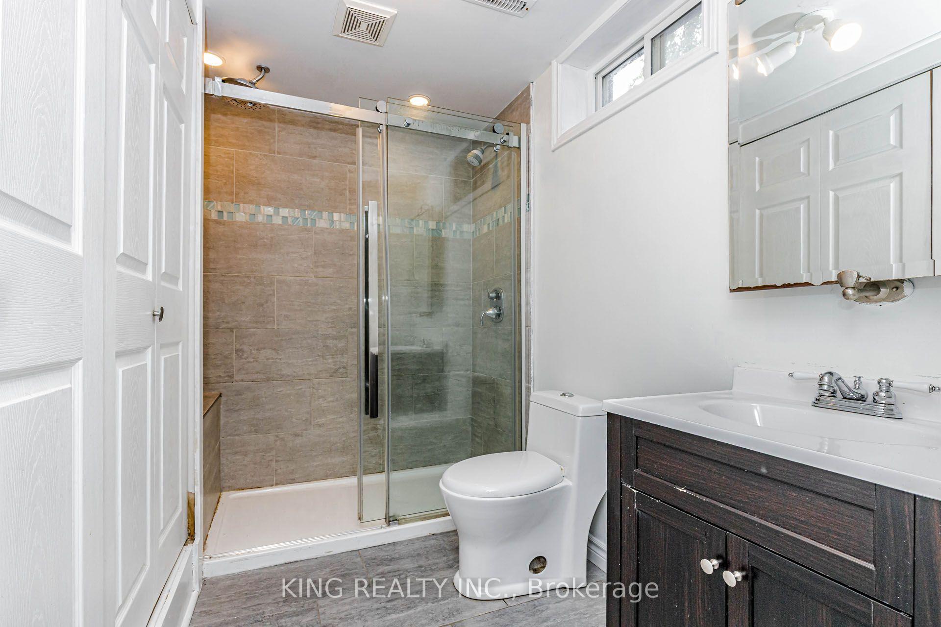 Photo 43 of 1738 Marconi Boulevard, London, East I — HOMEH