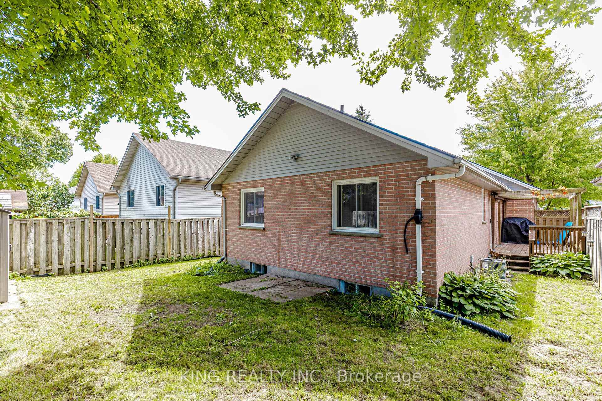 Photo 48 of 1738 Marconi Boulevard, London, East I — HOMEH
