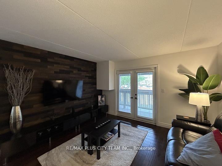 Photo 2 of Unit 220, 2030 Cleaver Avenue, Burlington, Headon — HOMEH