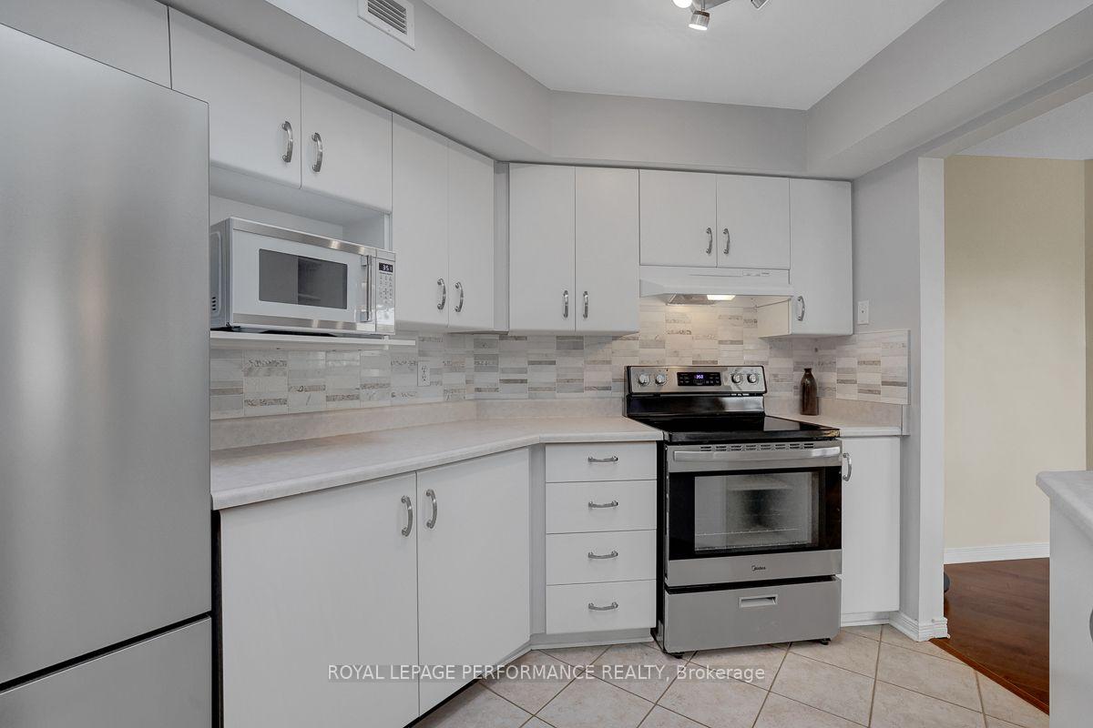 Photo 6 of Unit 401D, 1 Columbus Avenue, Ottawa, Overbrook — HOMEH