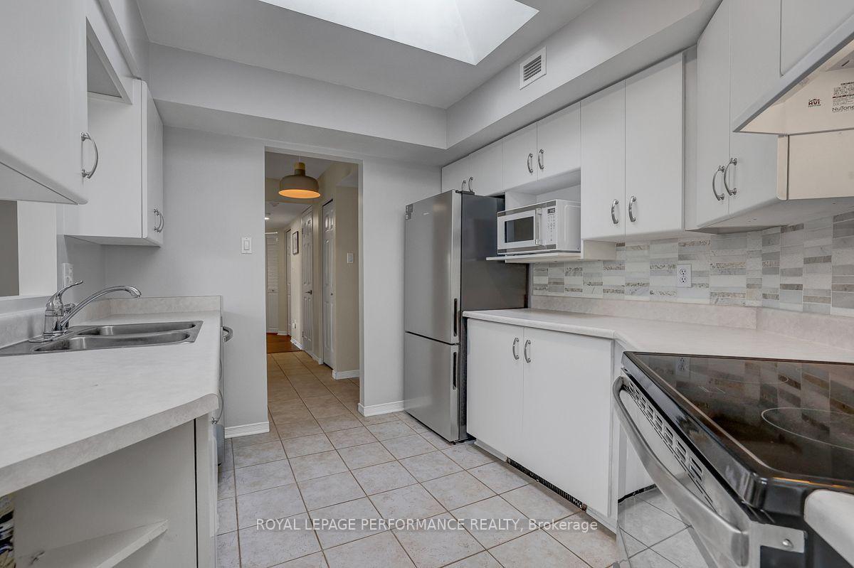 Photo 7 of Unit 401D, 1 Columbus Avenue, Ottawa, Overbrook — HOMEH