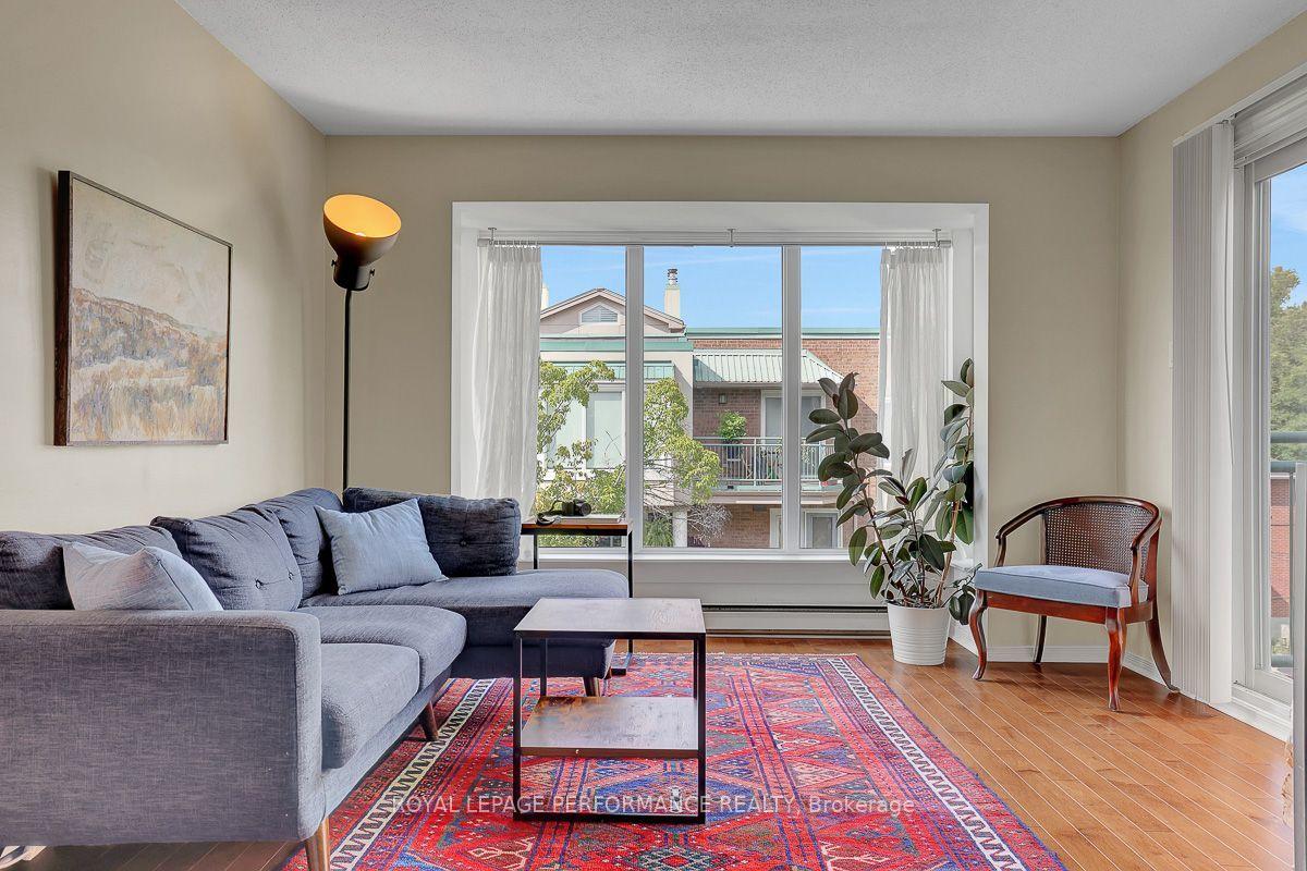 Photo 11 of Unit 401D, 1 Columbus Avenue, Ottawa, Overbrook — HOMEH