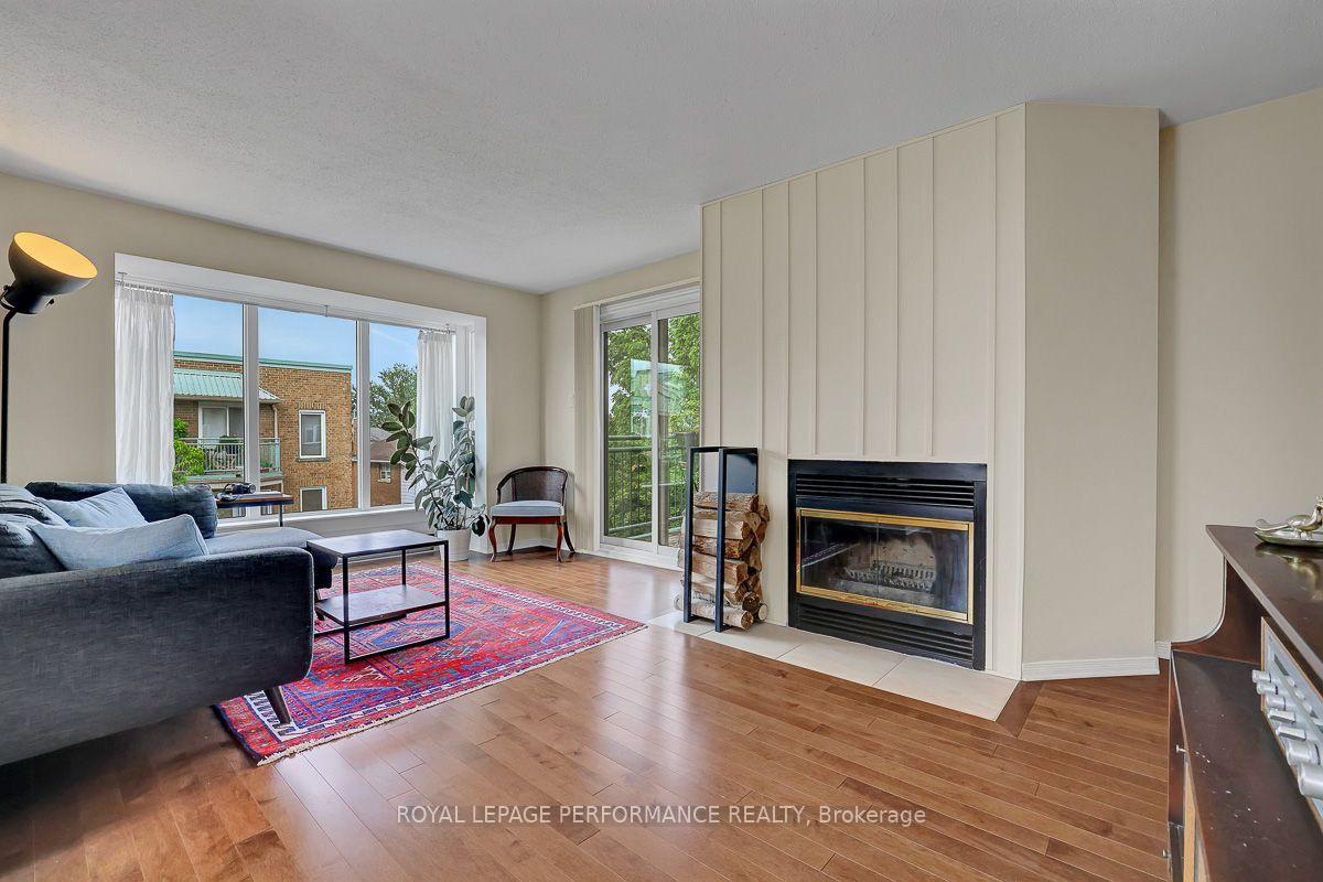Photo 12 of Unit 401D, 1 Columbus Avenue, Ottawa, Overbrook — HOMEH
