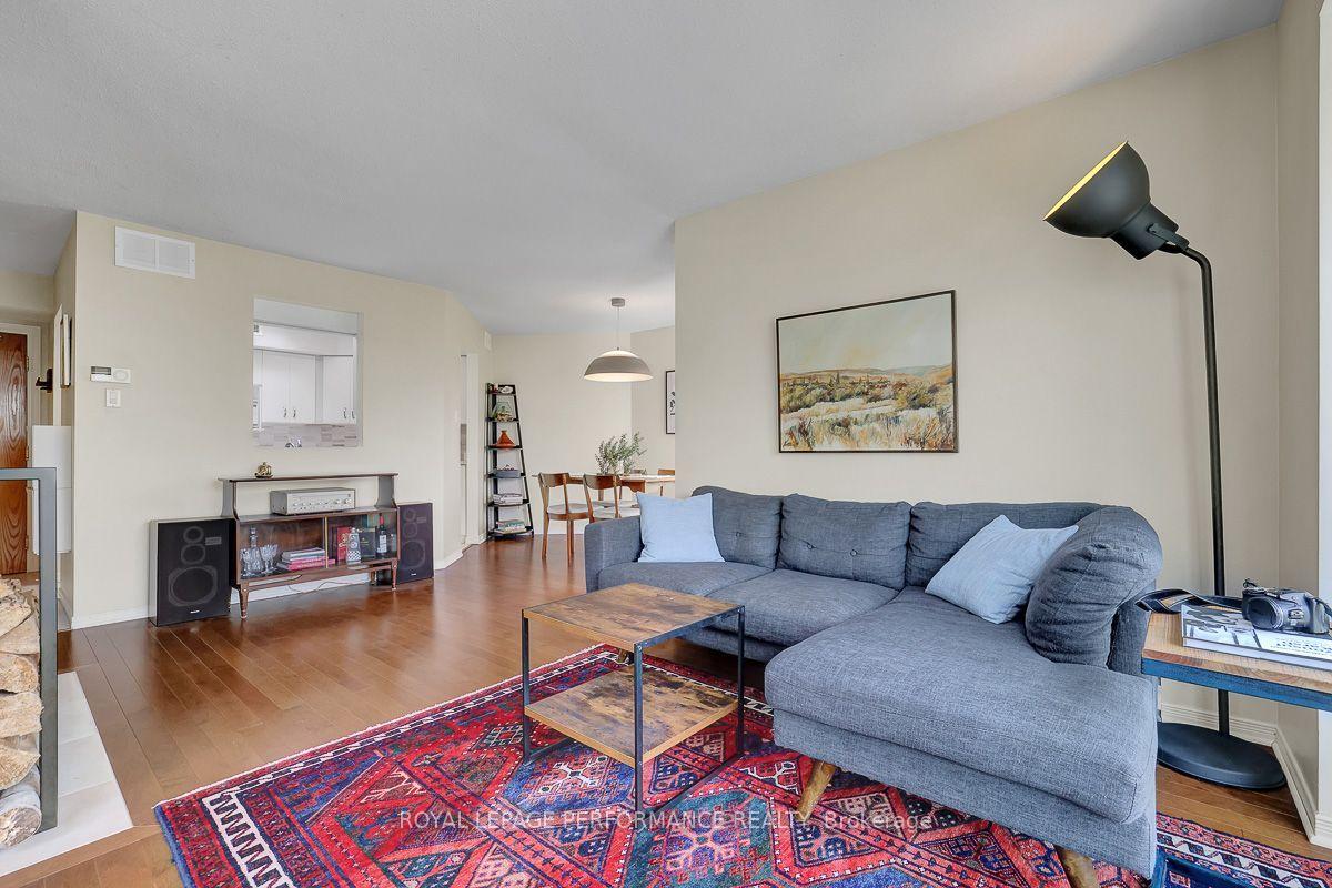 Photo 15 of Unit 401D, 1 Columbus Avenue, Ottawa, Overbrook — HOMEH