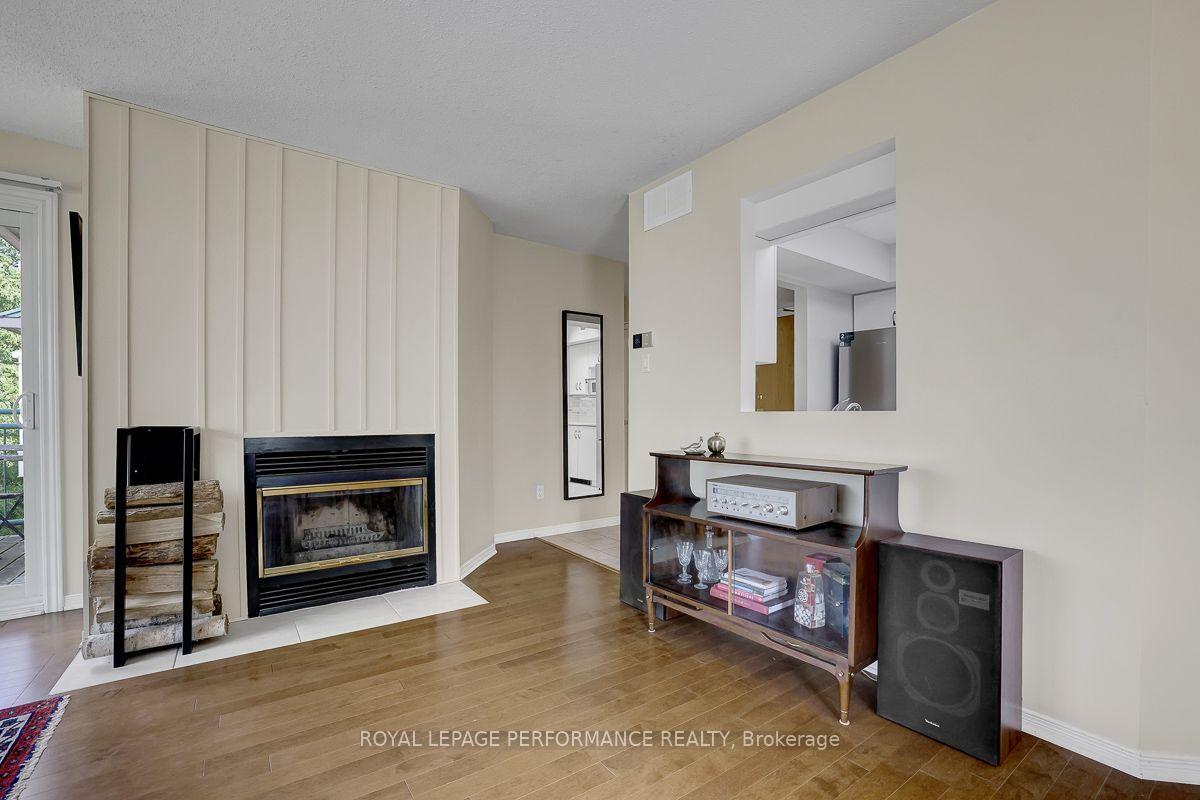 Photo 19 of Unit 401D, 1 Columbus Avenue, Ottawa, Overbrook — HOMEH