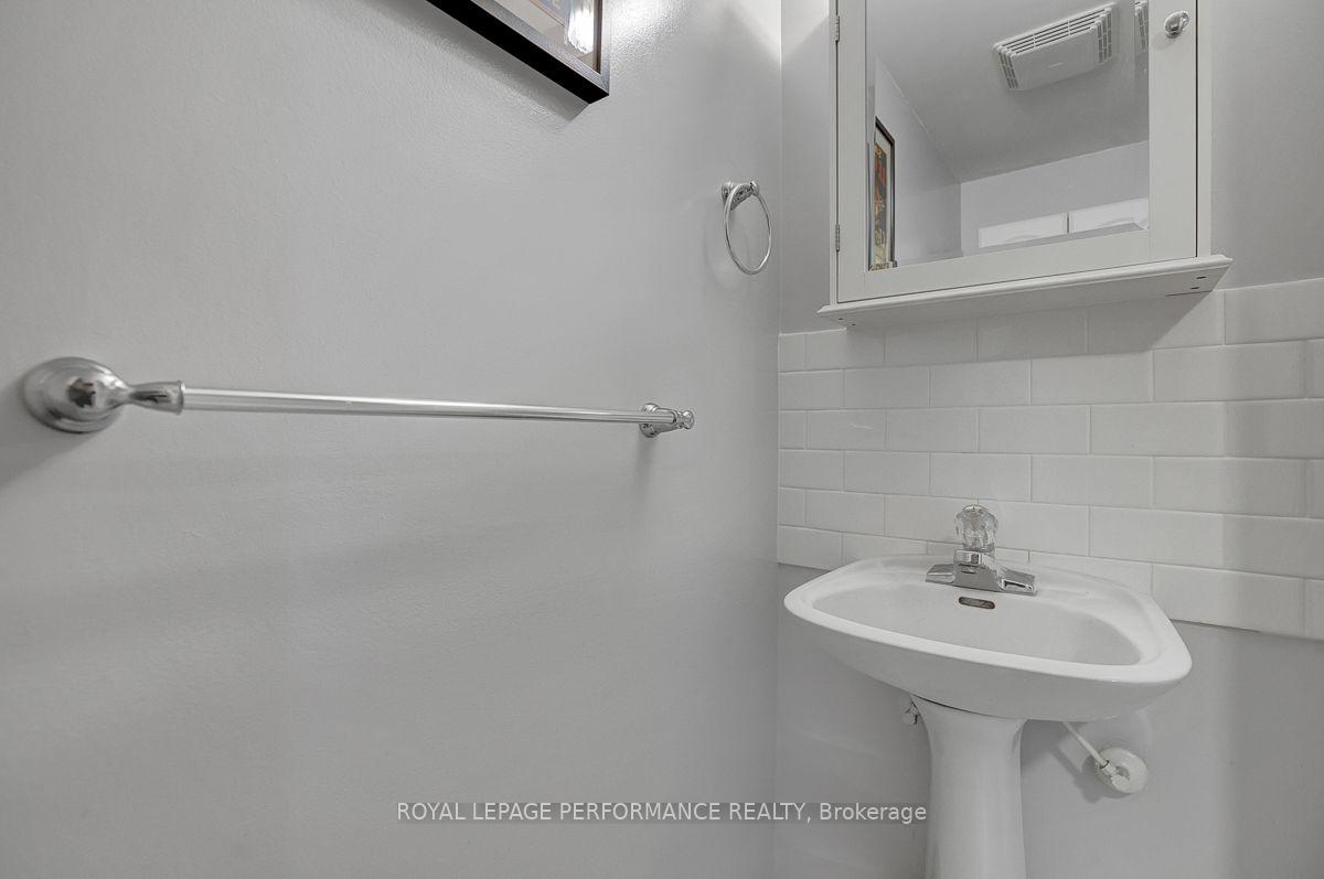 Photo 21 of Unit 401D, 1 Columbus Avenue, Ottawa, Overbrook — HOMEH