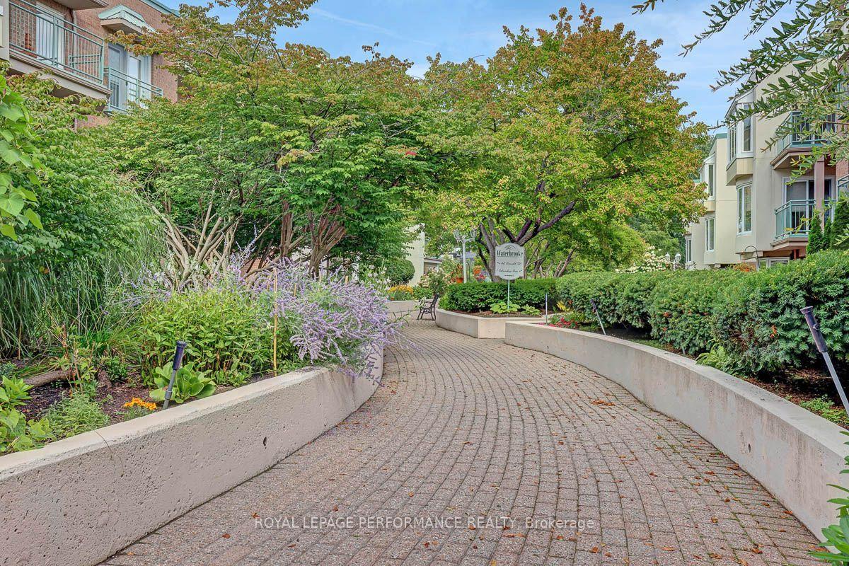 Photo 35 of Unit 401D, 1 Columbus Avenue, Ottawa, Overbrook — HOMEH