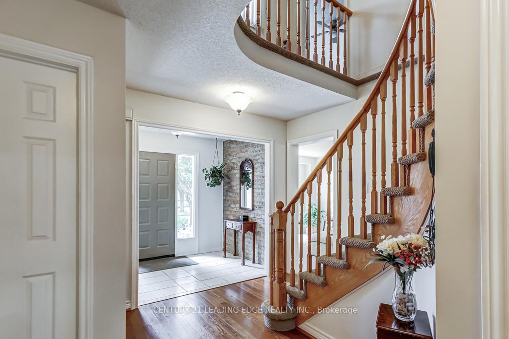 Photo 7 of 128 Reeve Drive, Markham, Markham Village — HOMEH