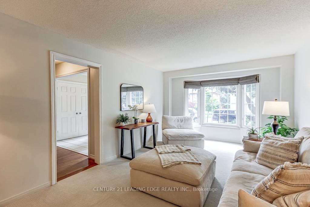 Photo 10 of 128 Reeve Drive, Markham, Markham Village — HOMEH