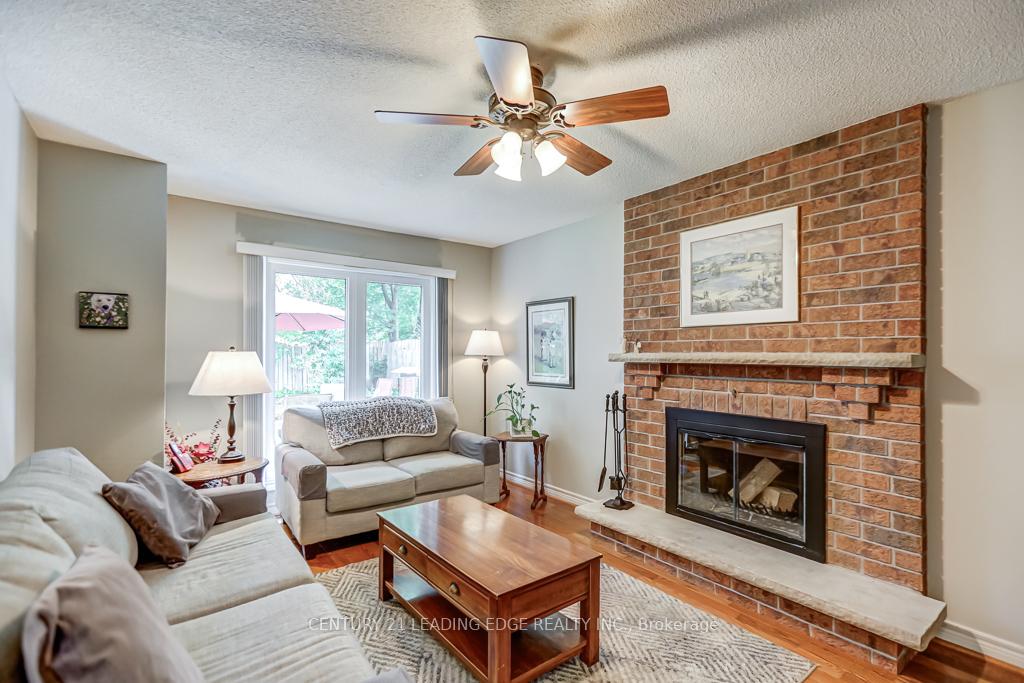 Photo 14 of 128 Reeve Drive, Markham, Markham Village — HOMEH